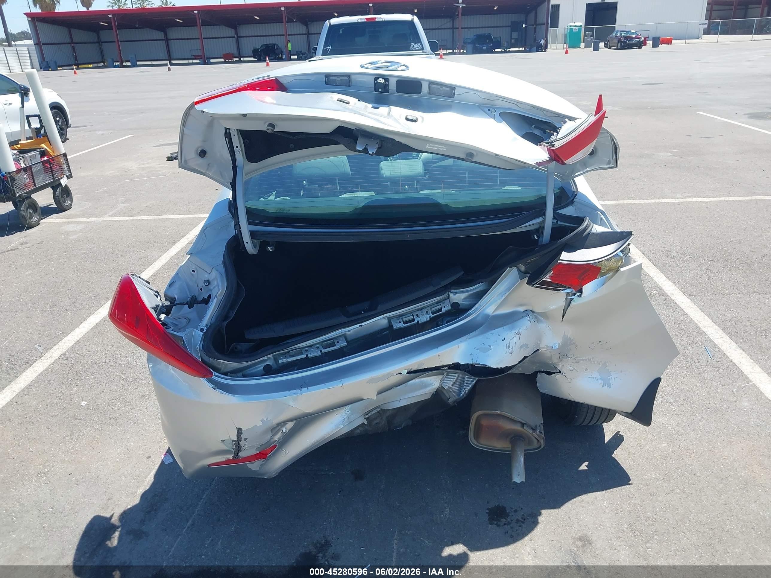 2013 Hyundai Elantra Gls Silver vin: KMHDH4AE4DU949847