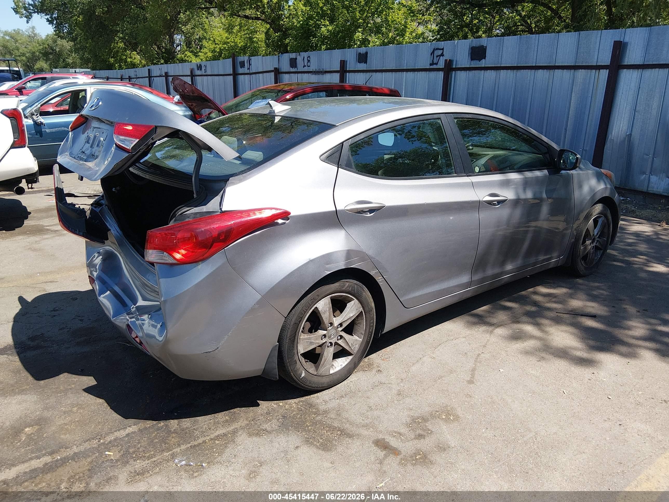 2013 Hyundai Elantra Gls Silver vin: KMHDH4AE4DU993914