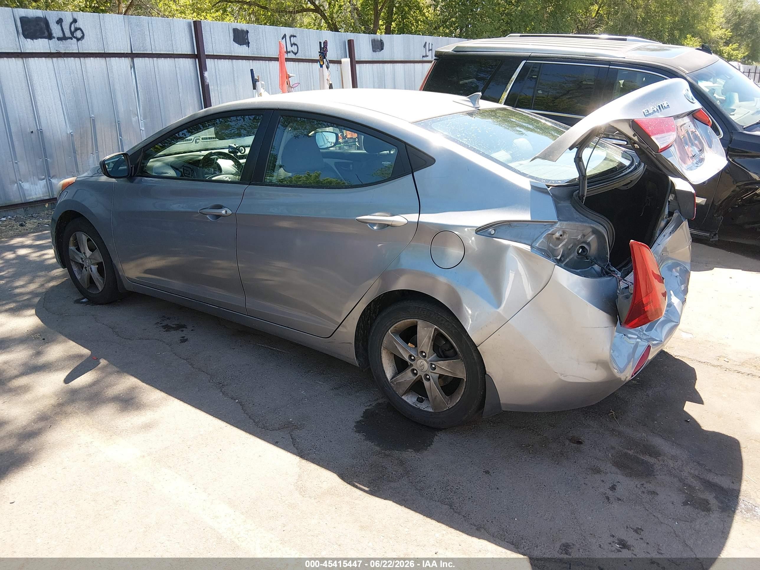 2013 Hyundai Elantra Gls Silver vin: KMHDH4AE4DU993914