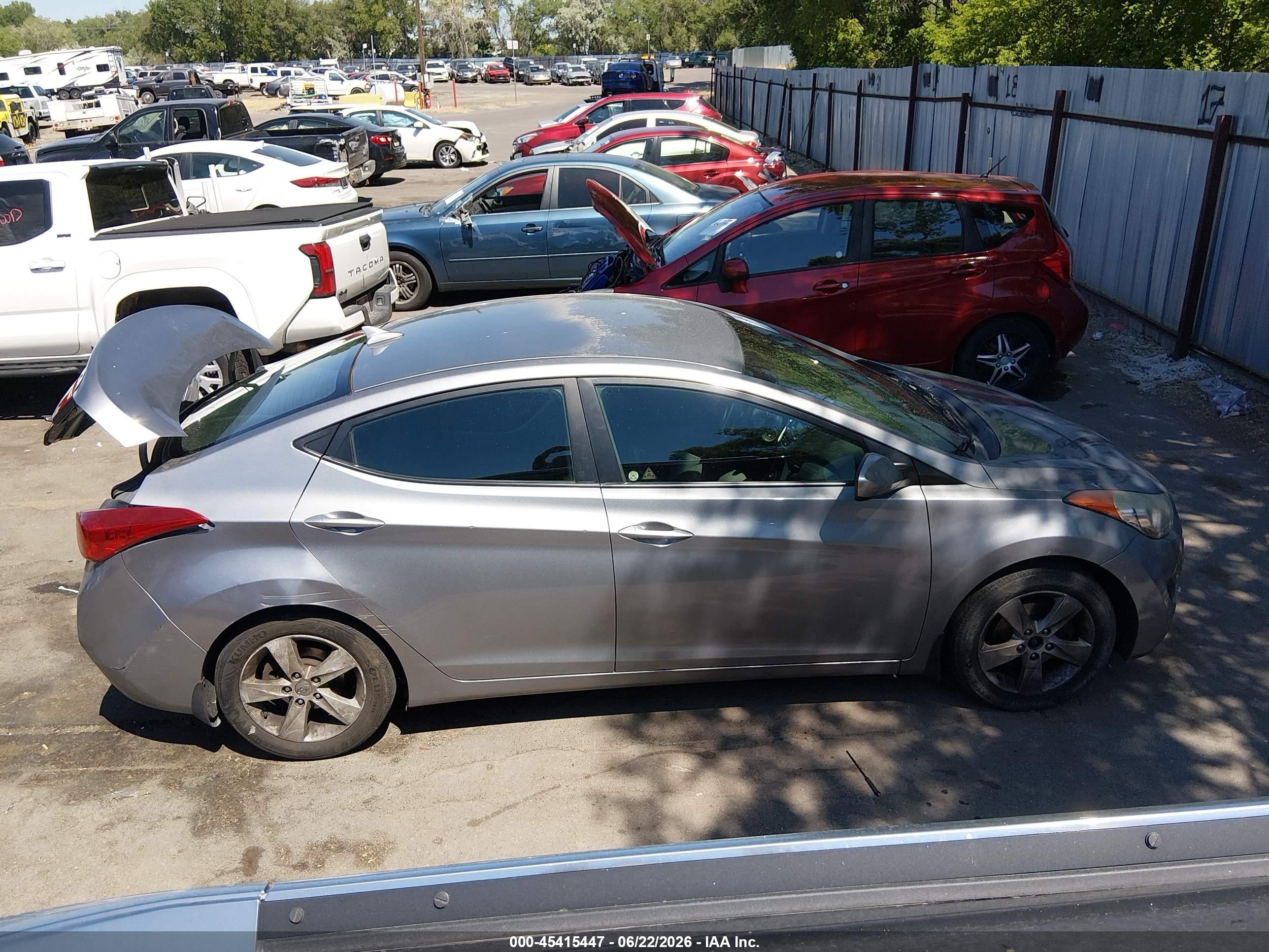 2013 Hyundai Elantra Gls Silver vin: KMHDH4AE4DU993914