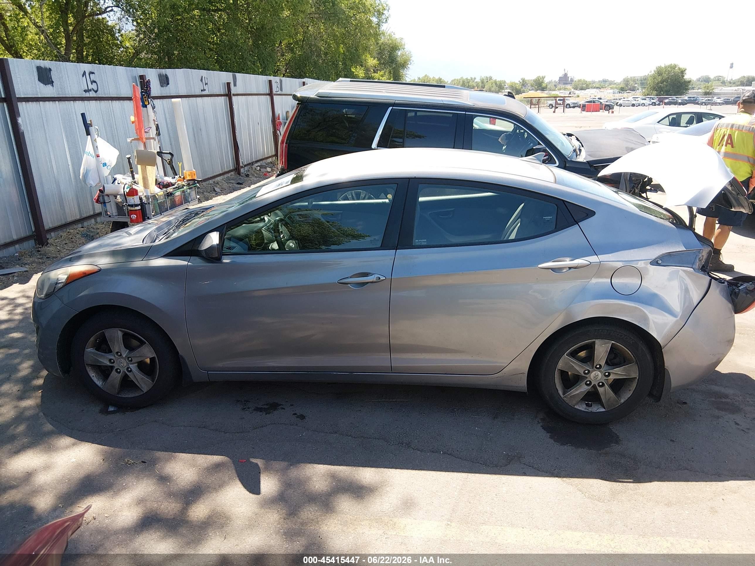 2013 Hyundai Elantra Gls Silver vin: KMHDH4AE4DU993914