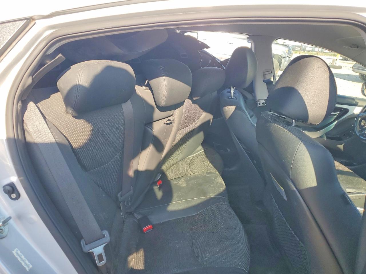 2014 Hyundai Elantra Limited Серебряный vin: KMHDH4AE4EU135974