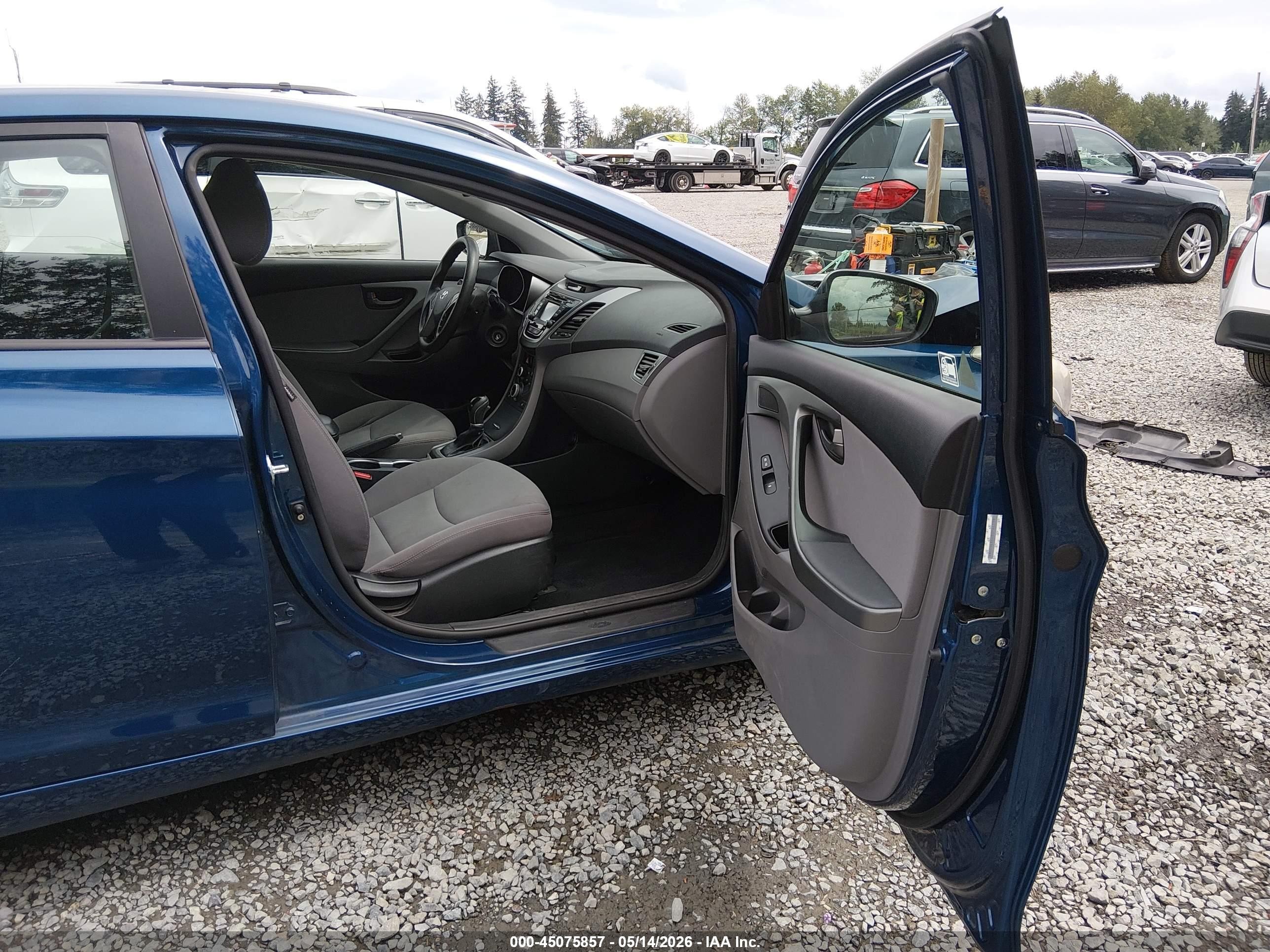 2014 Hyundai Elantra Se Blue vin: KMHDH4AE4EU144139