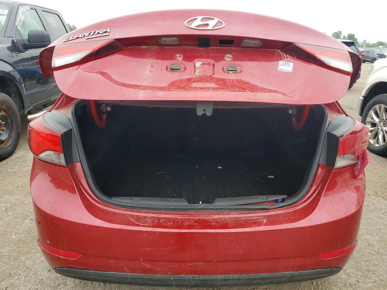 2015 Hyundai Elantra Se Red vin: KMHDH4AE4FU455085