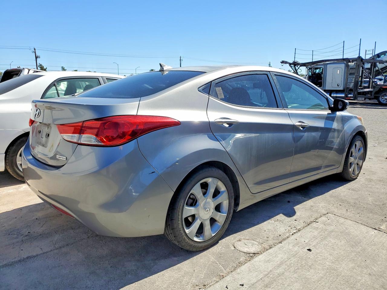 2012 Hyundai Elantra Limited Серебряный vin: KMHDH4AE5CU205513