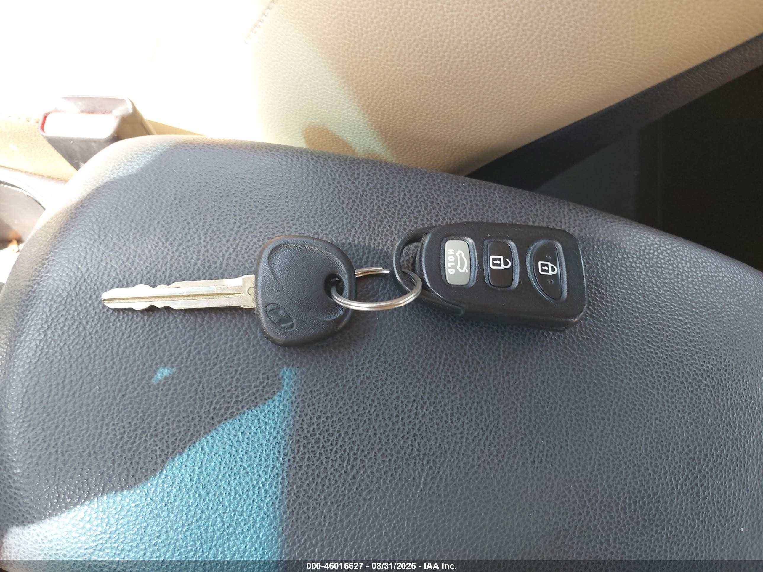 2013 Hyundai Elantra Limited Red vin: KMHDH4AE5DU511256