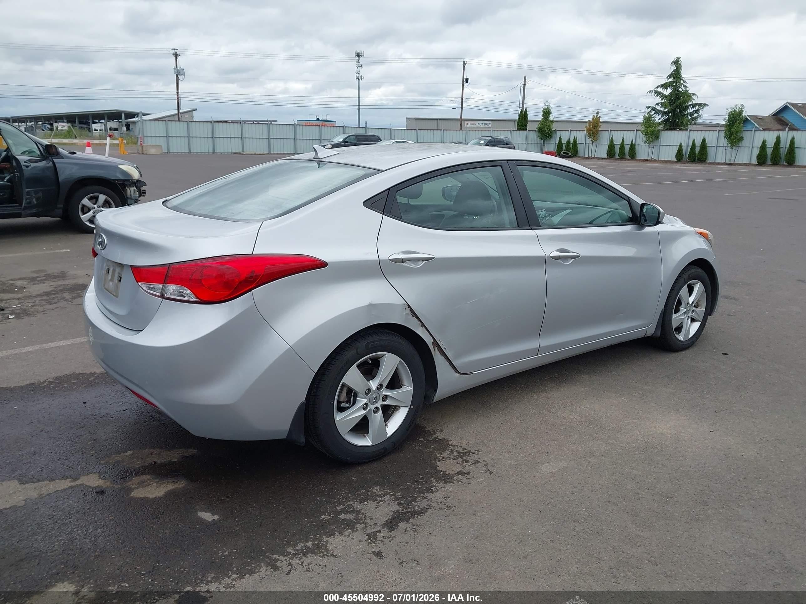 2013 Hyundai Elantra Gls Silver vin: KMHDH4AE5DU609204