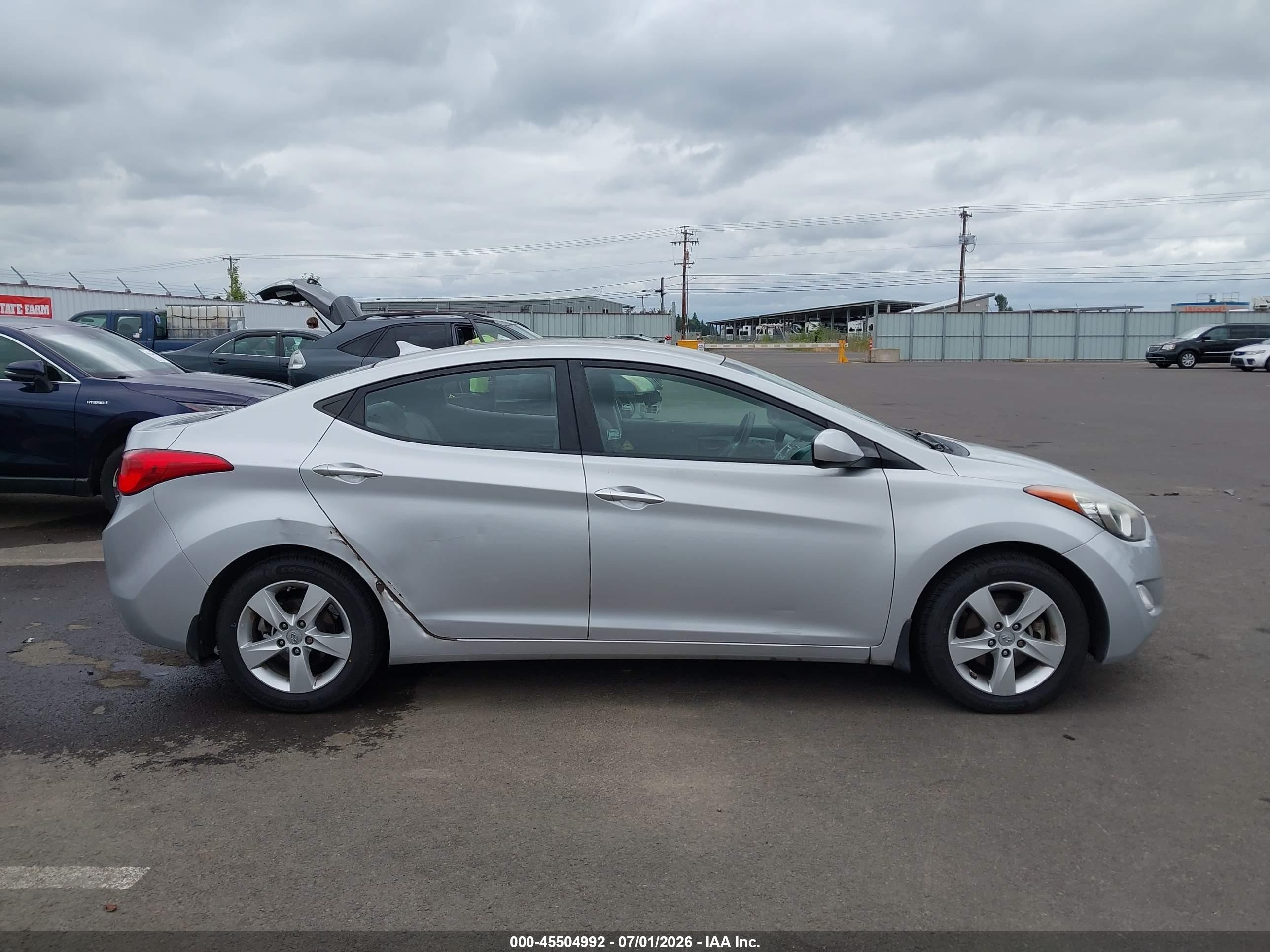 2013 Hyundai Elantra Gls Silver vin: KMHDH4AE5DU609204