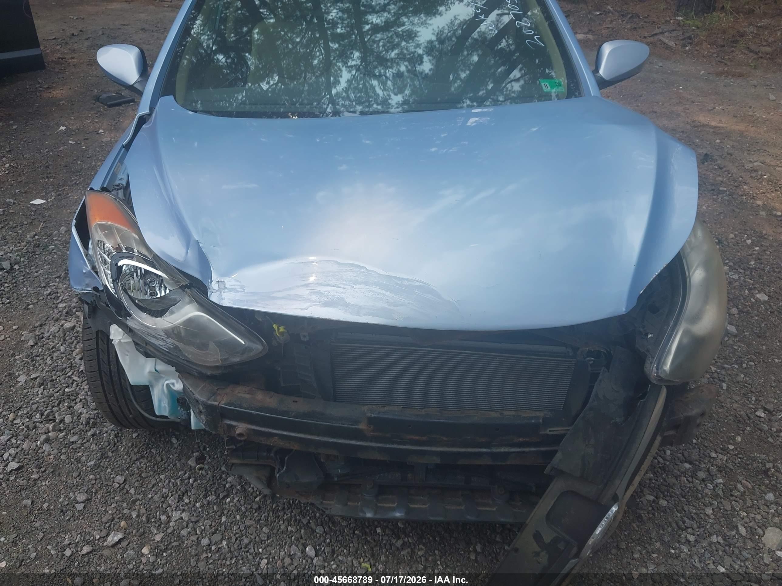 2013 Hyundai Elantra Gls Light Blue vin: KMHDH4AE5DU625421