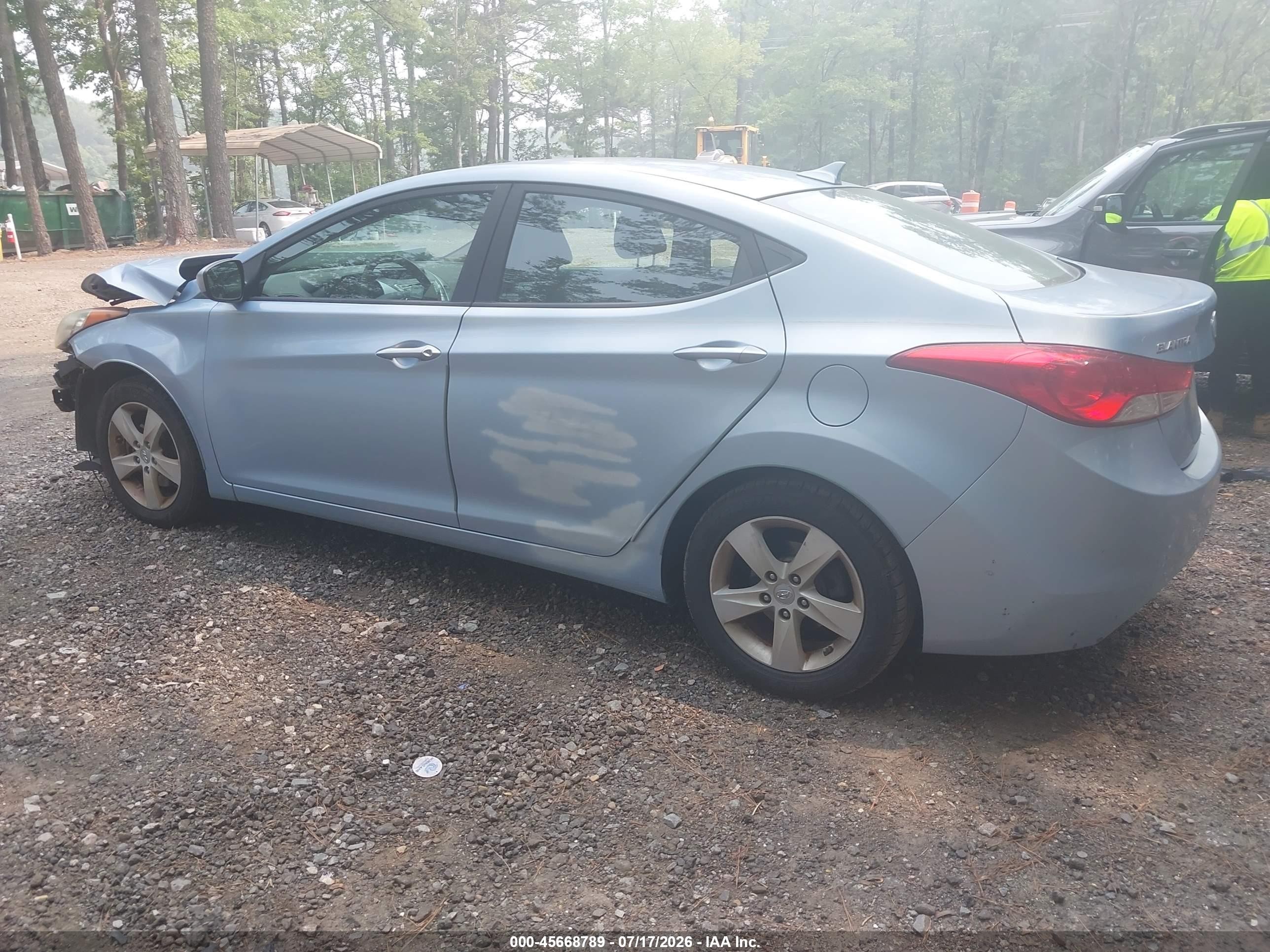 2013 Hyundai Elantra Gls Light Blue vin: KMHDH4AE5DU625421