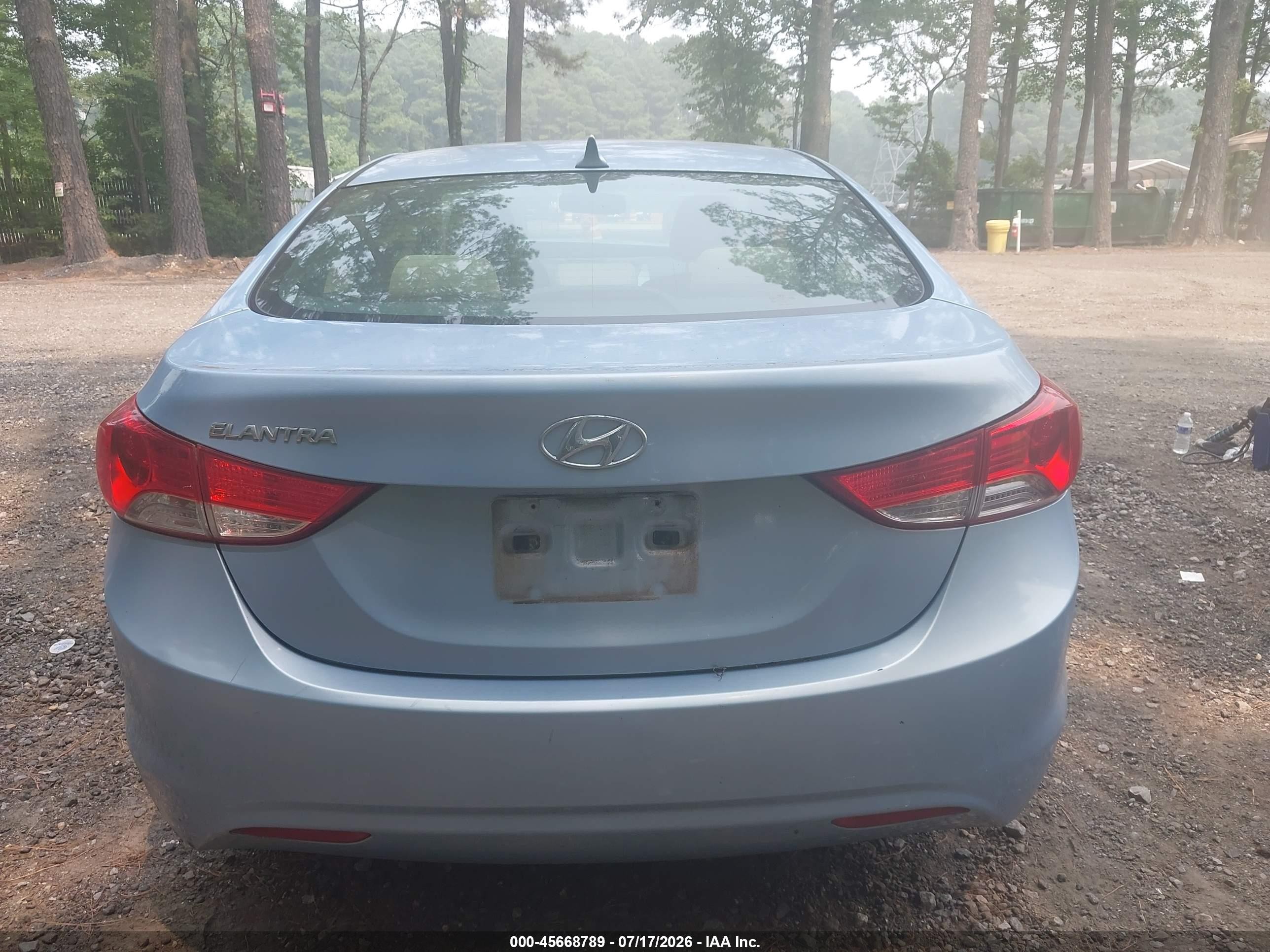 2013 Hyundai Elantra Gls Light Blue vin: KMHDH4AE5DU625421
