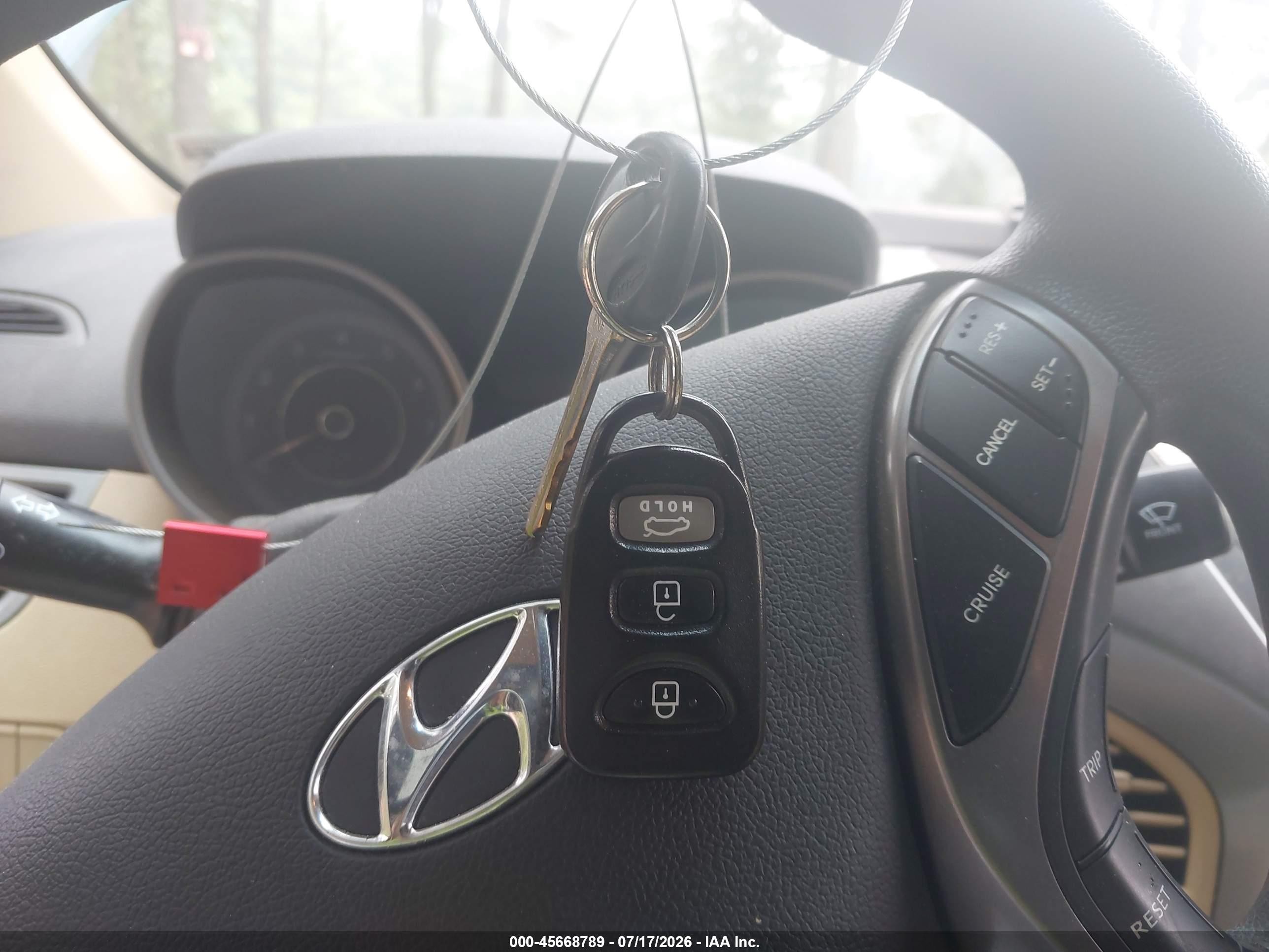 2013 Hyundai Elantra Gls Light Blue vin: KMHDH4AE5DU625421