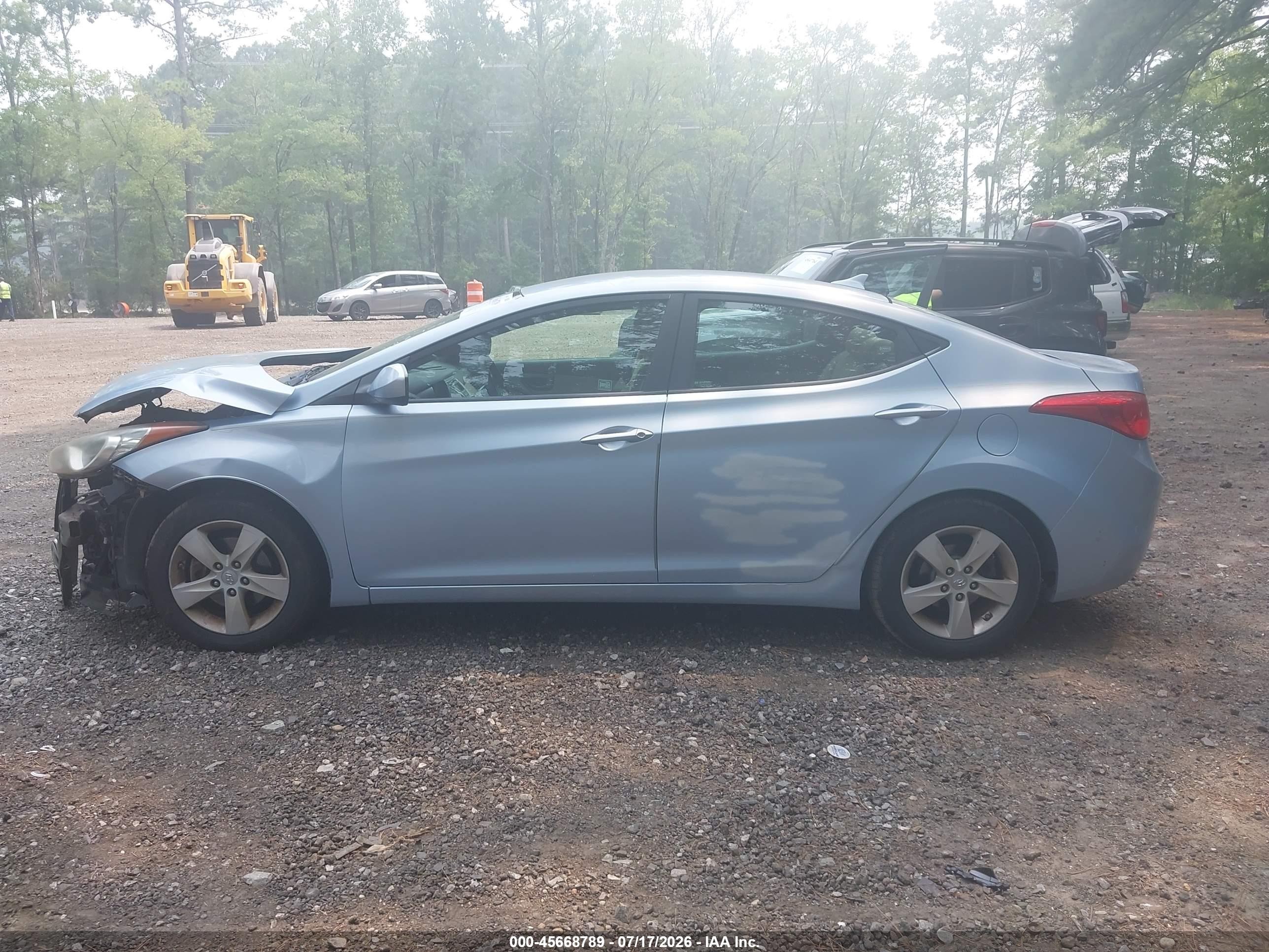 2013 Hyundai Elantra Gls Light Blue vin: KMHDH4AE5DU625421