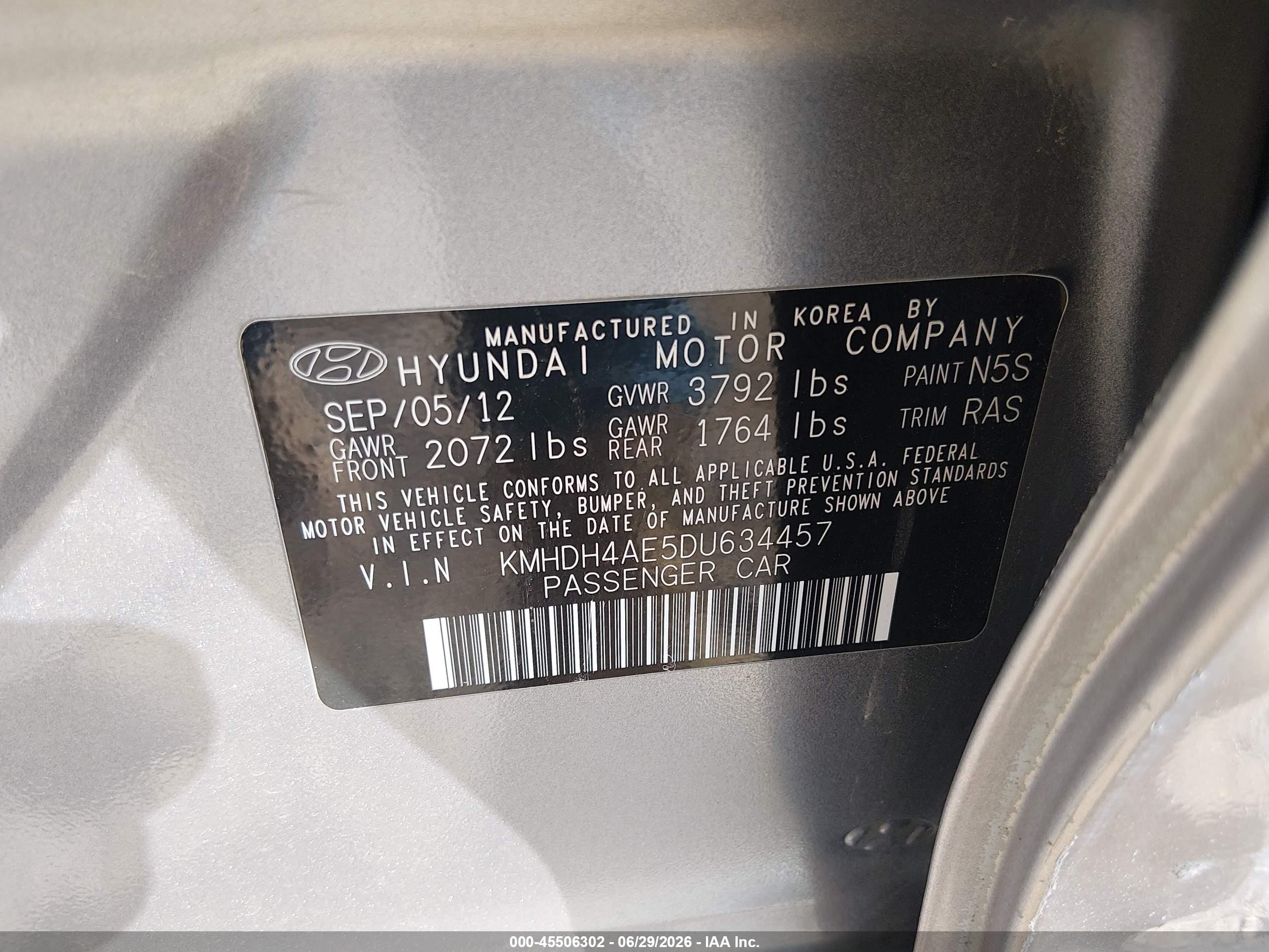 2013 Hyundai Elantra Limited Silver vin: KMHDH4AE5DU634457