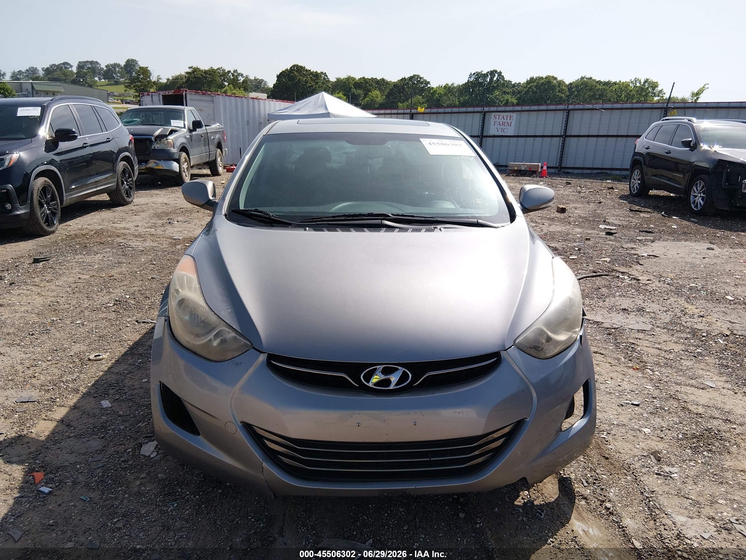 2013 Hyundai Elantra Limited Silver vin: KMHDH4AE5DU634457