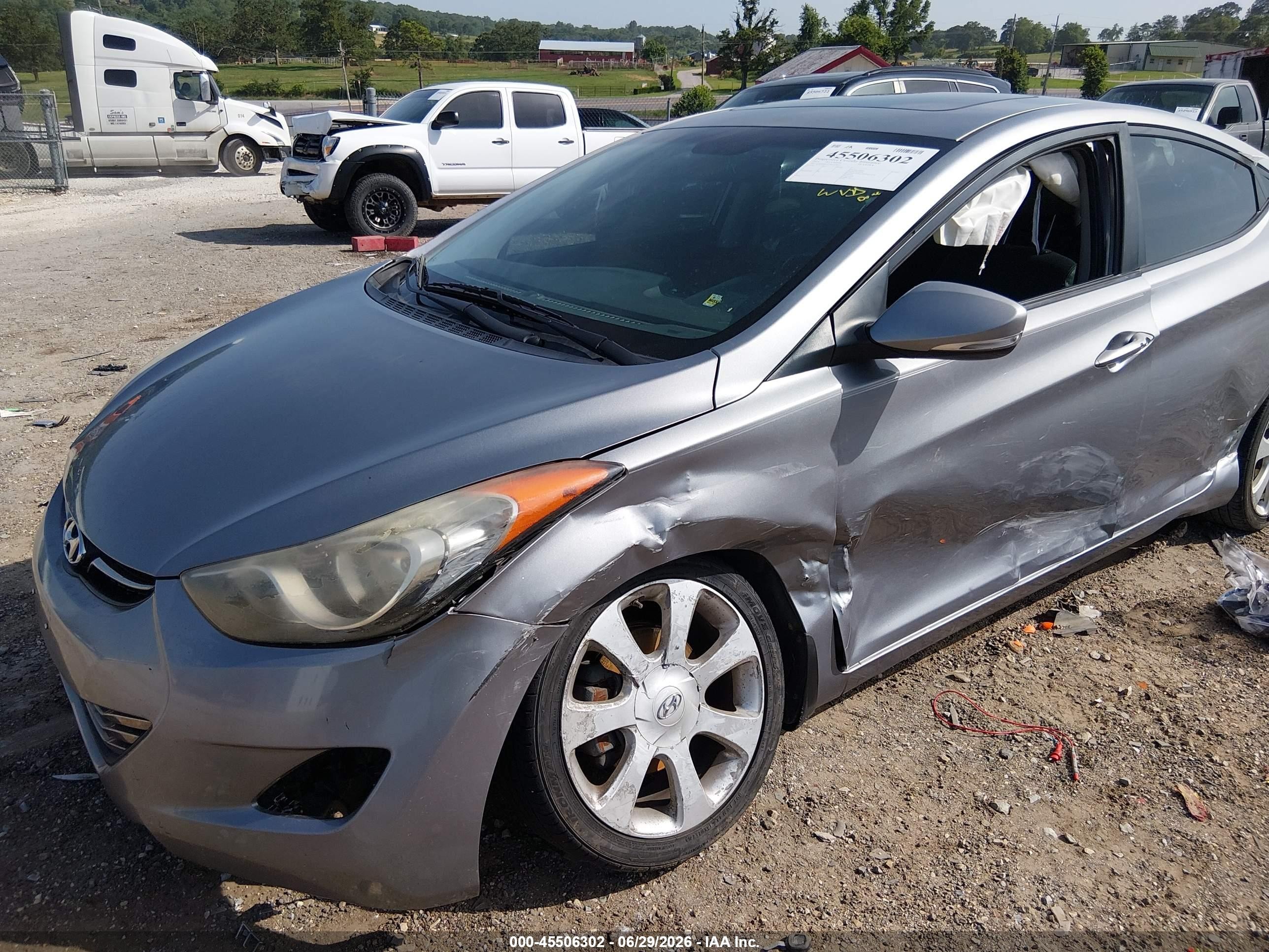 2013 Hyundai Elantra Limited Silver vin: KMHDH4AE5DU634457