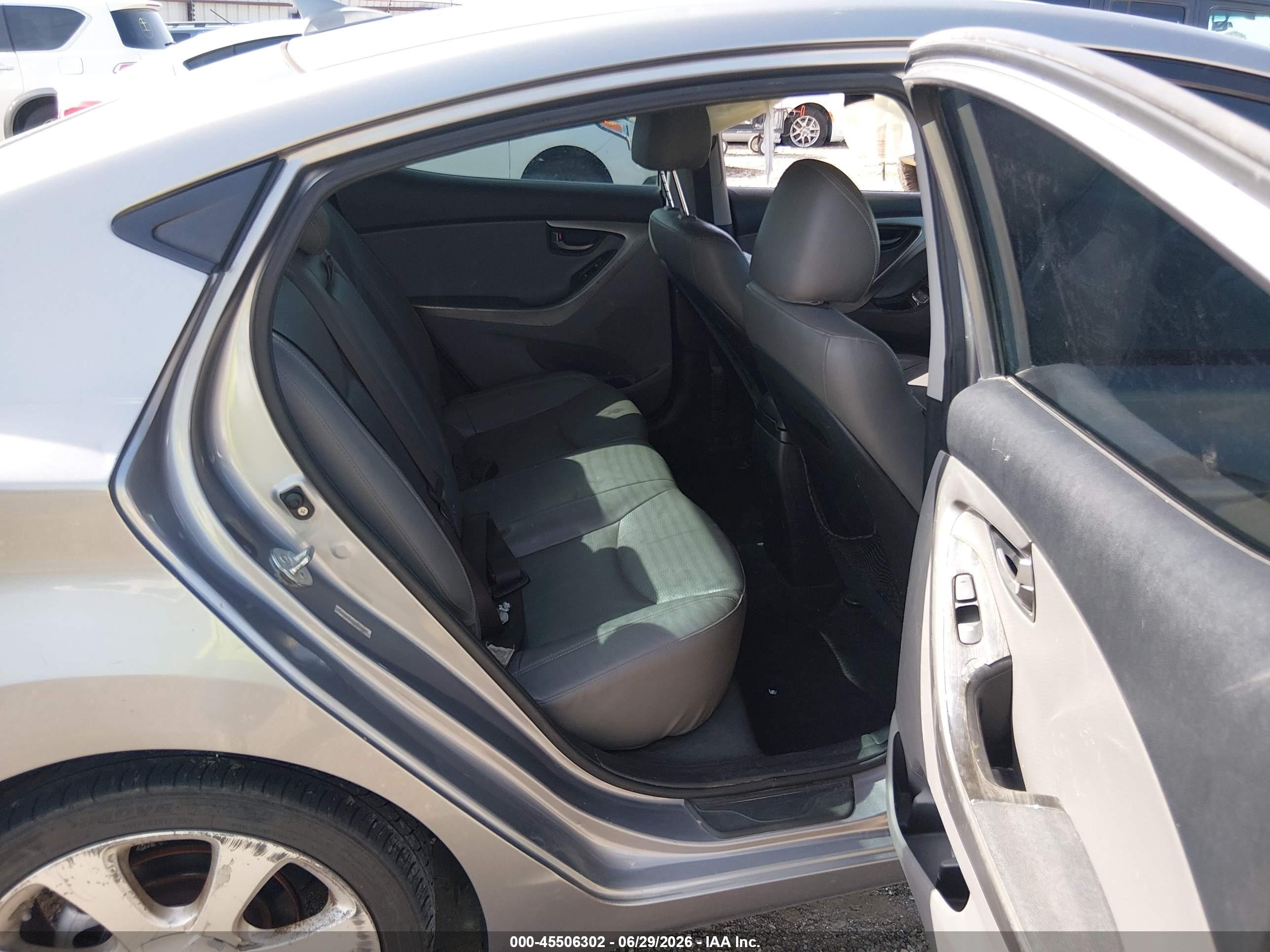 2013 Hyundai Elantra Limited Silver vin: KMHDH4AE5DU634457