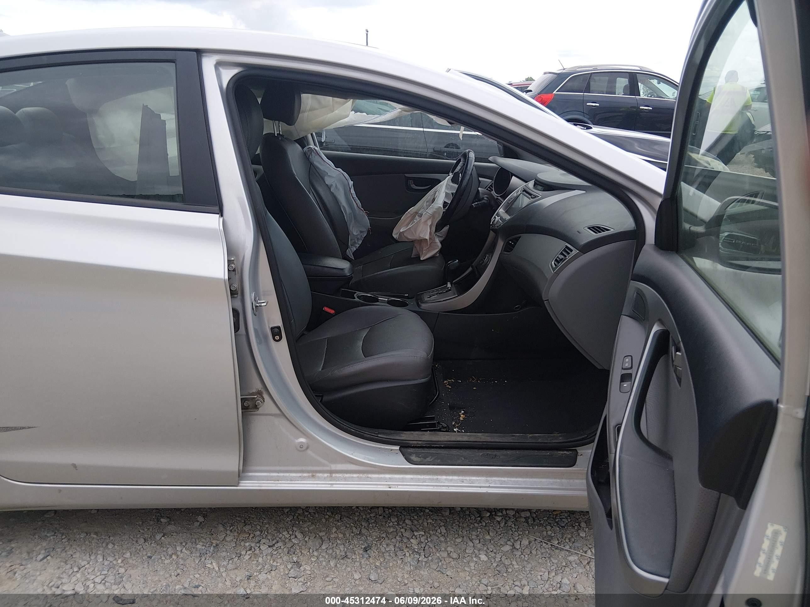 2013 Hyundai Elantra Limited Silver vin: KMHDH4AE5DU642719