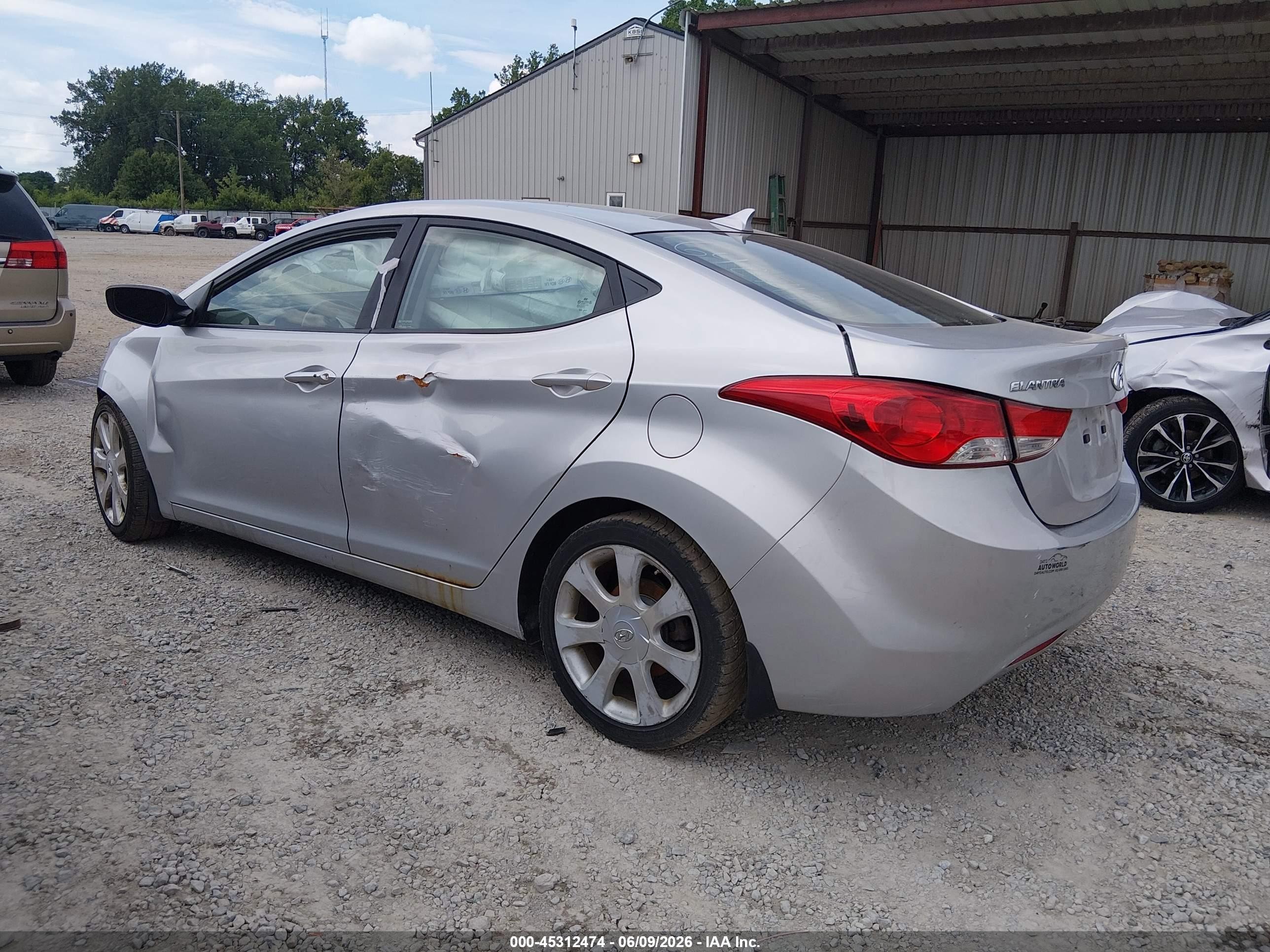 2013 Hyundai Elantra Limited Silver vin: KMHDH4AE5DU642719