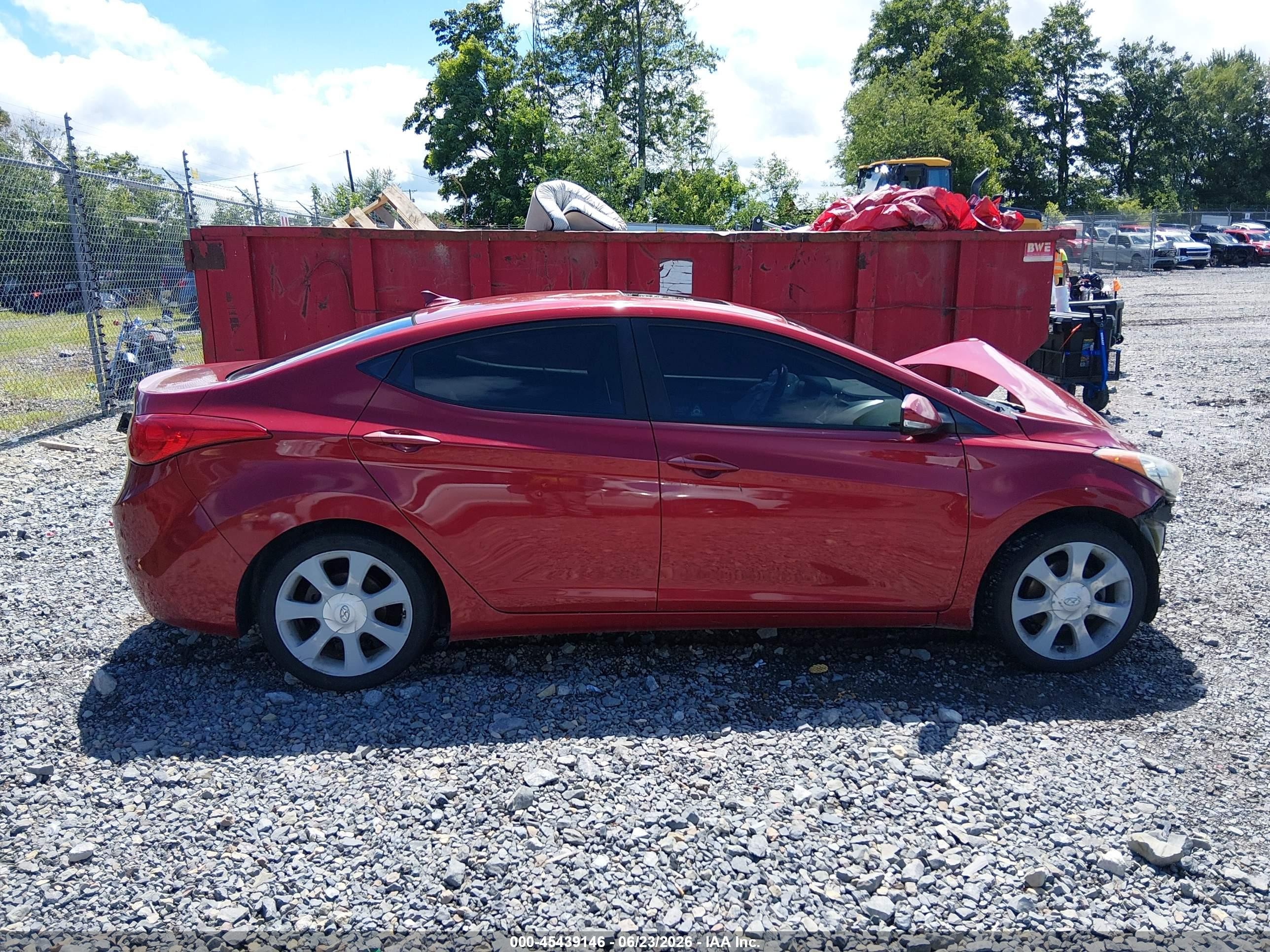 2013 Hyundai Elantra Limited Red vin: KMHDH4AE5DU659813