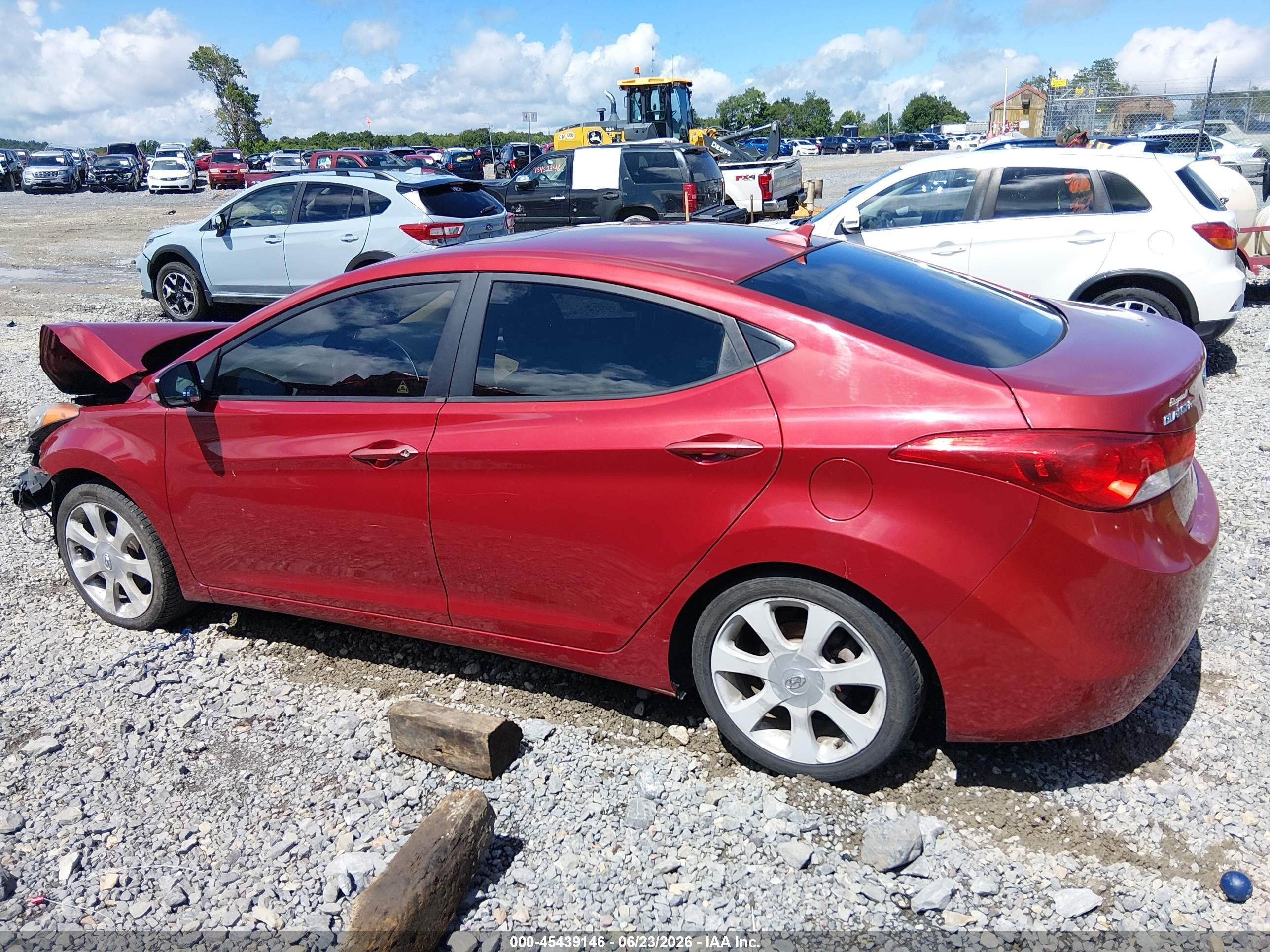 2013 Hyundai Elantra Limited Red vin: KMHDH4AE5DU659813