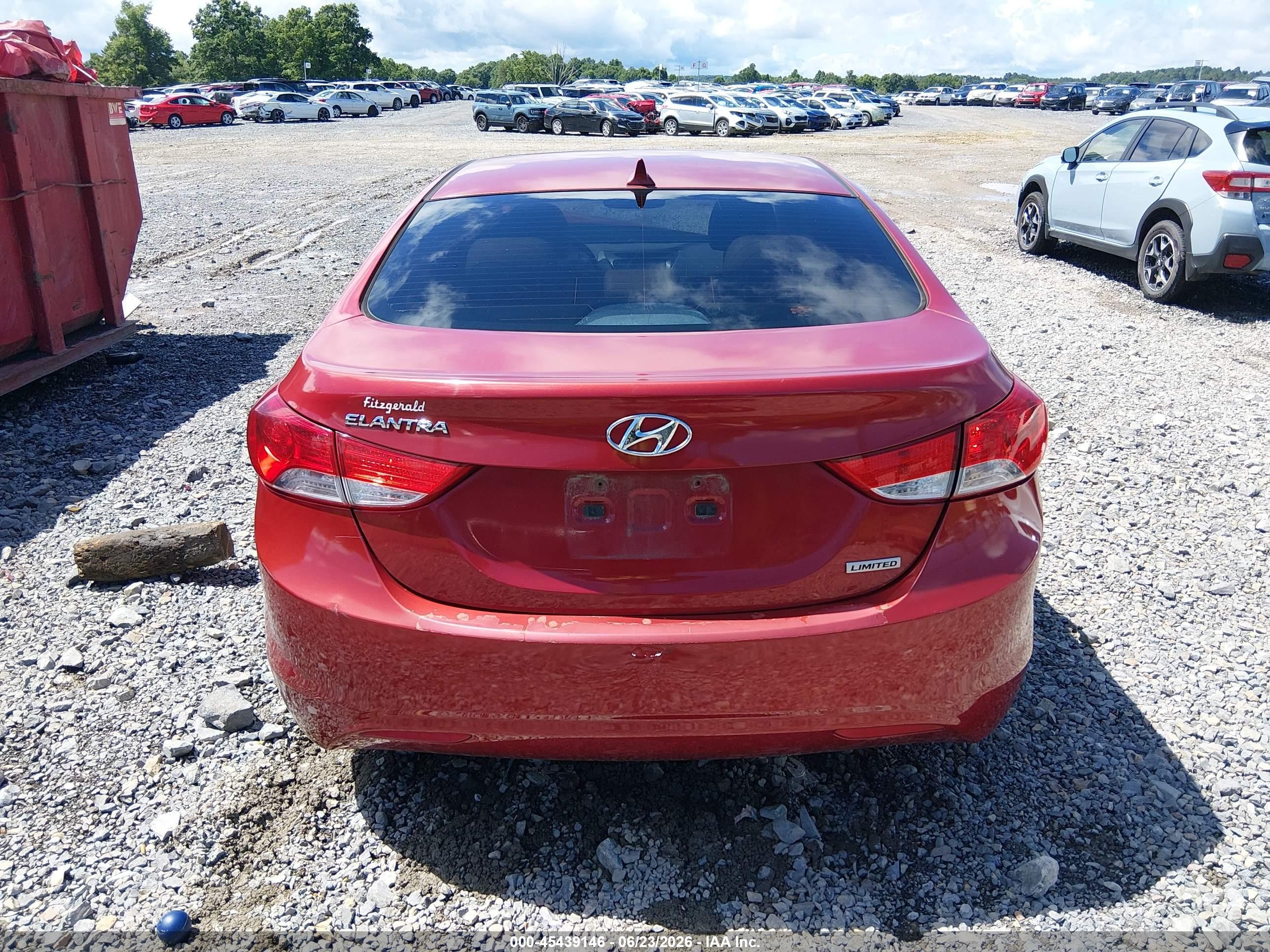 2013 Hyundai Elantra Limited Red vin: KMHDH4AE5DU659813