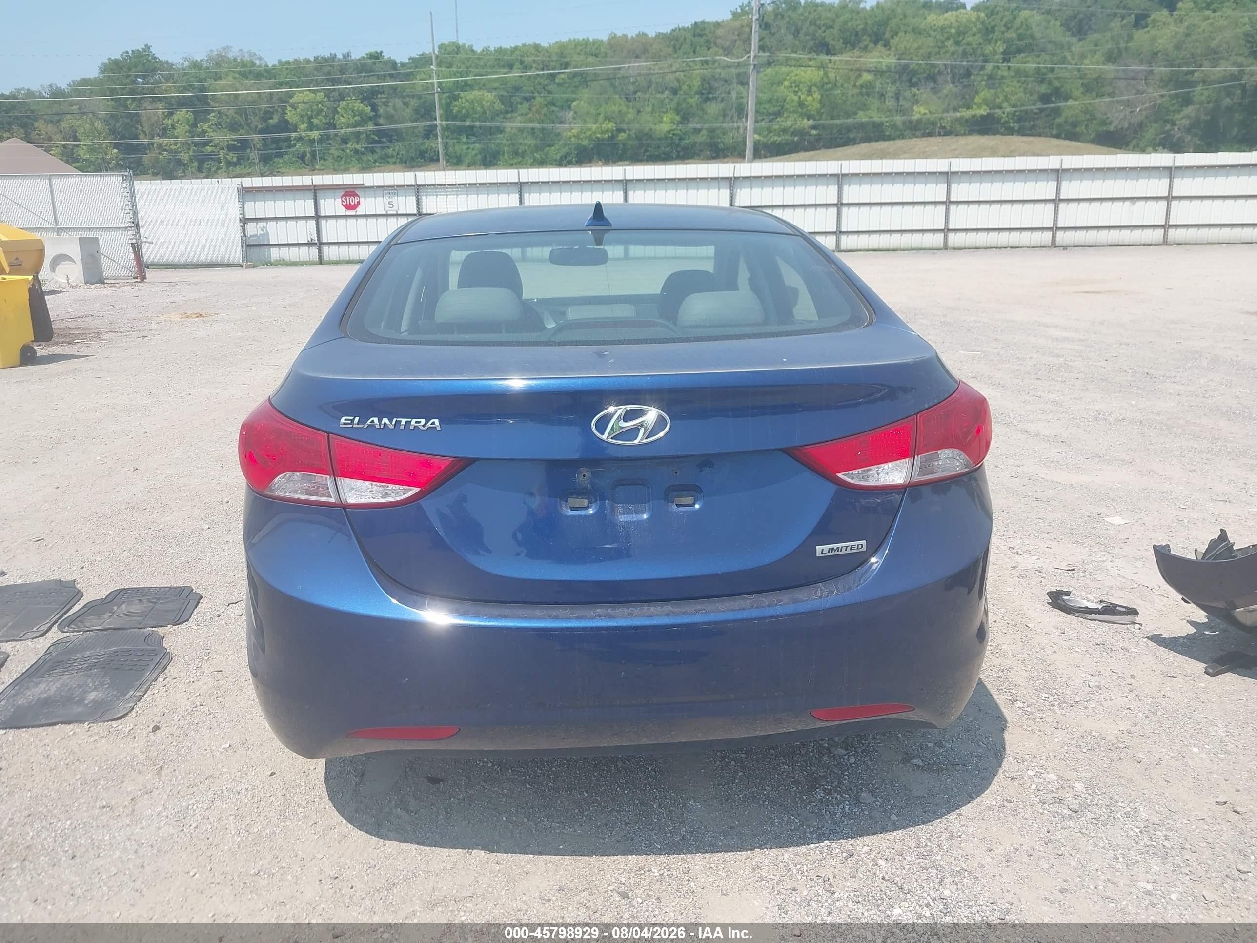 2013 Hyundai Elantra Limited Blue vin: KMHDH4AE5DU676255