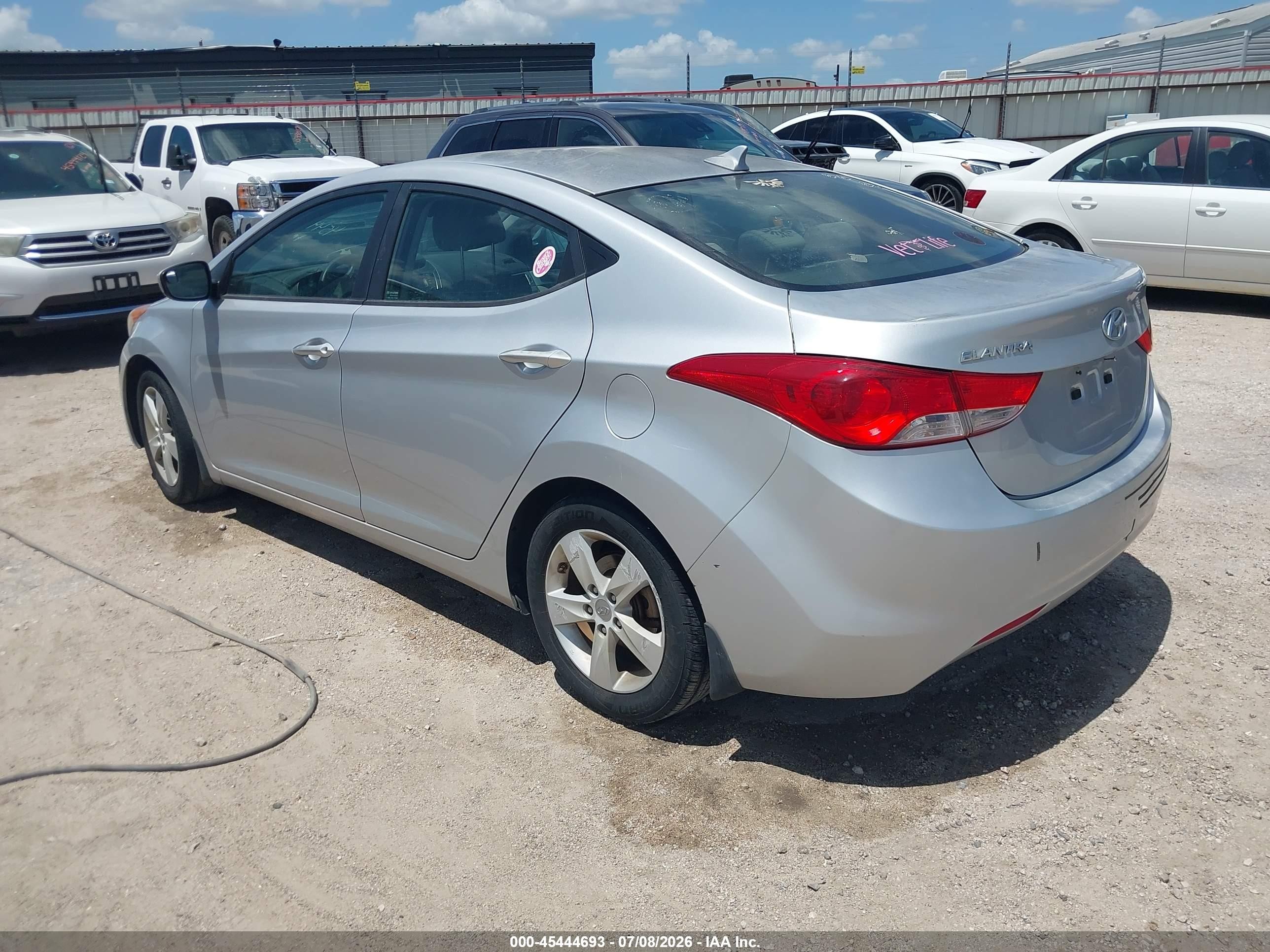 2013 Hyundai Elantra Gls Серебряный vin: KMHDH4AE5DU823612
