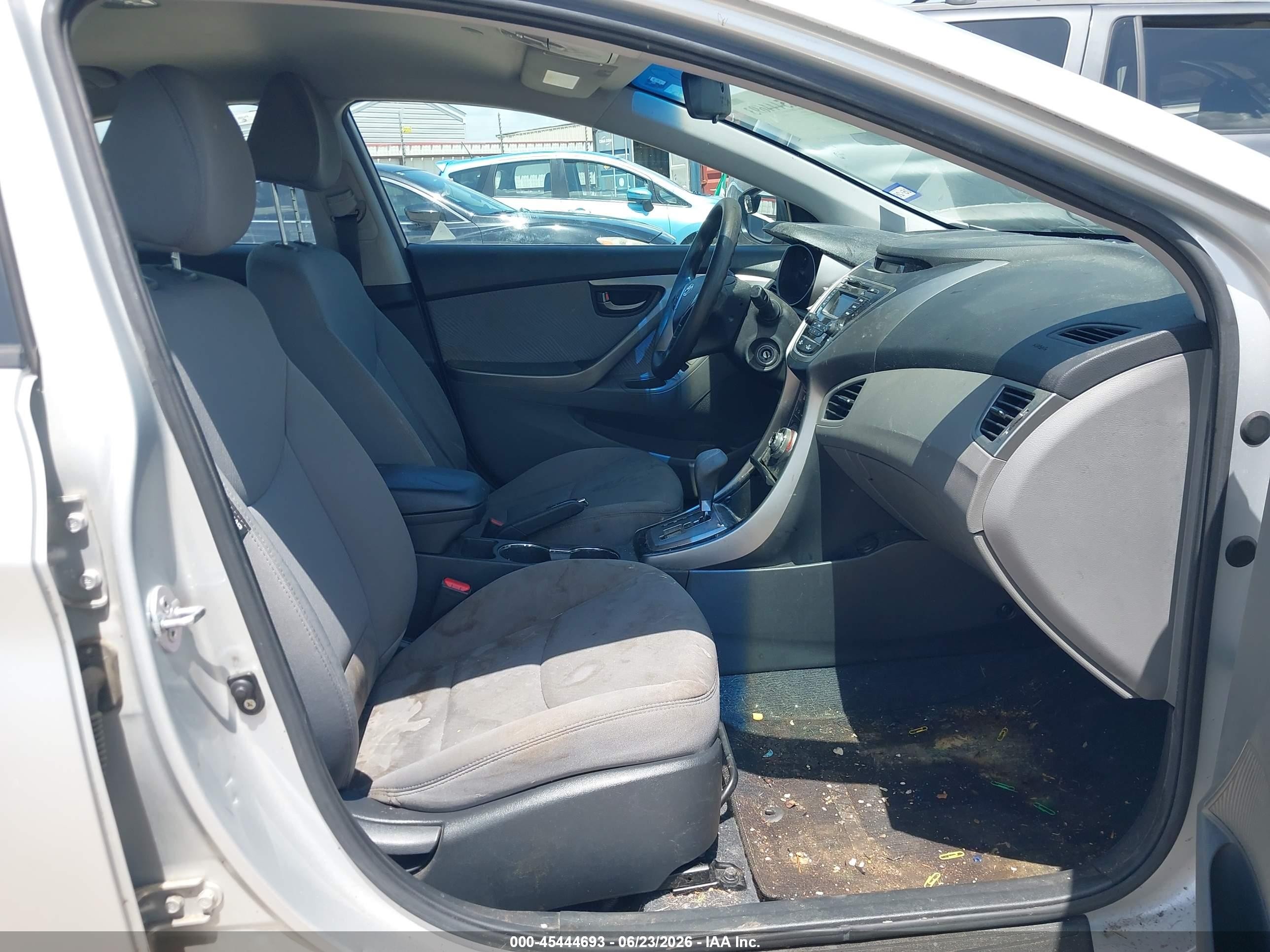 2013 Hyundai Elantra Gls Серебряный vin: KMHDH4AE5DU823612