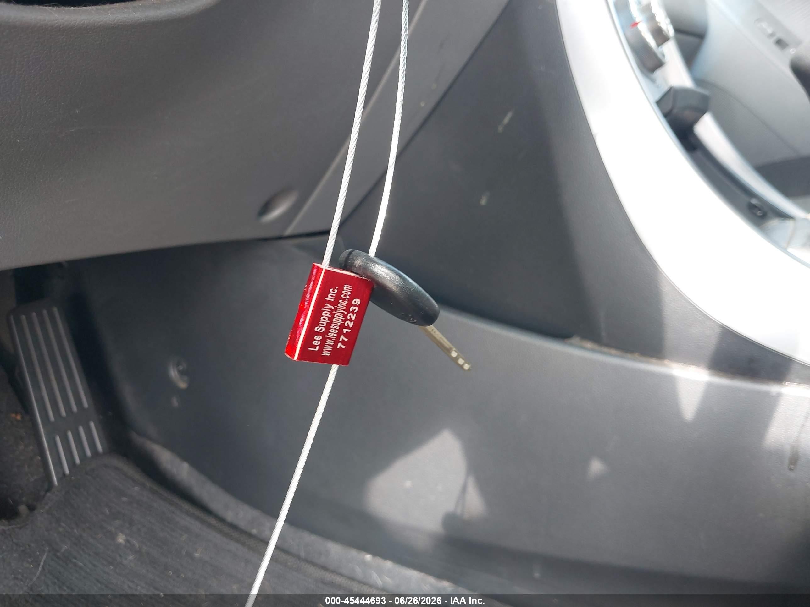2013 Hyundai Elantra Gls Серебряный vin: KMHDH4AE5DU823612