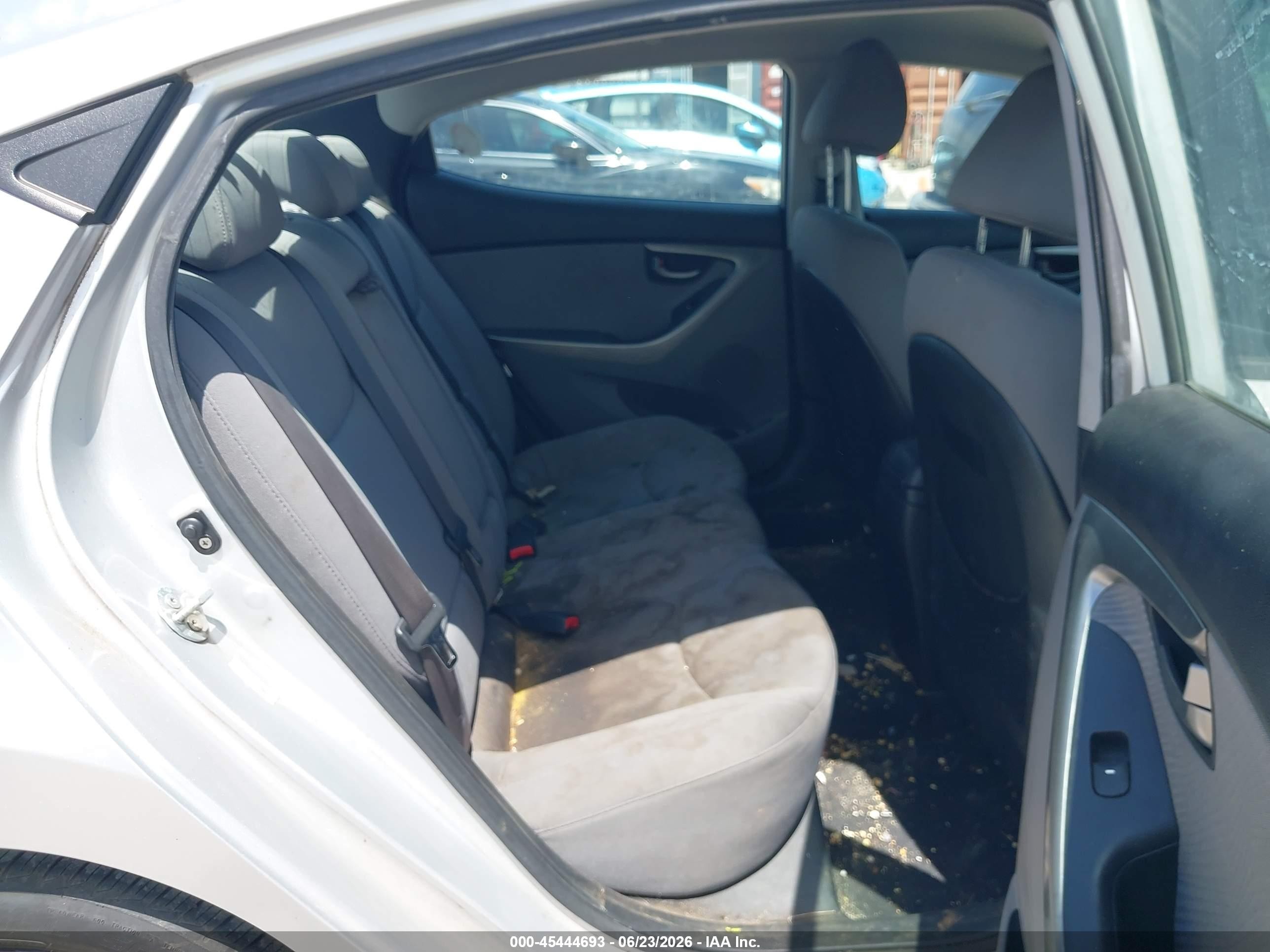 2013 Hyundai Elantra Gls Серебряный vin: KMHDH4AE5DU823612