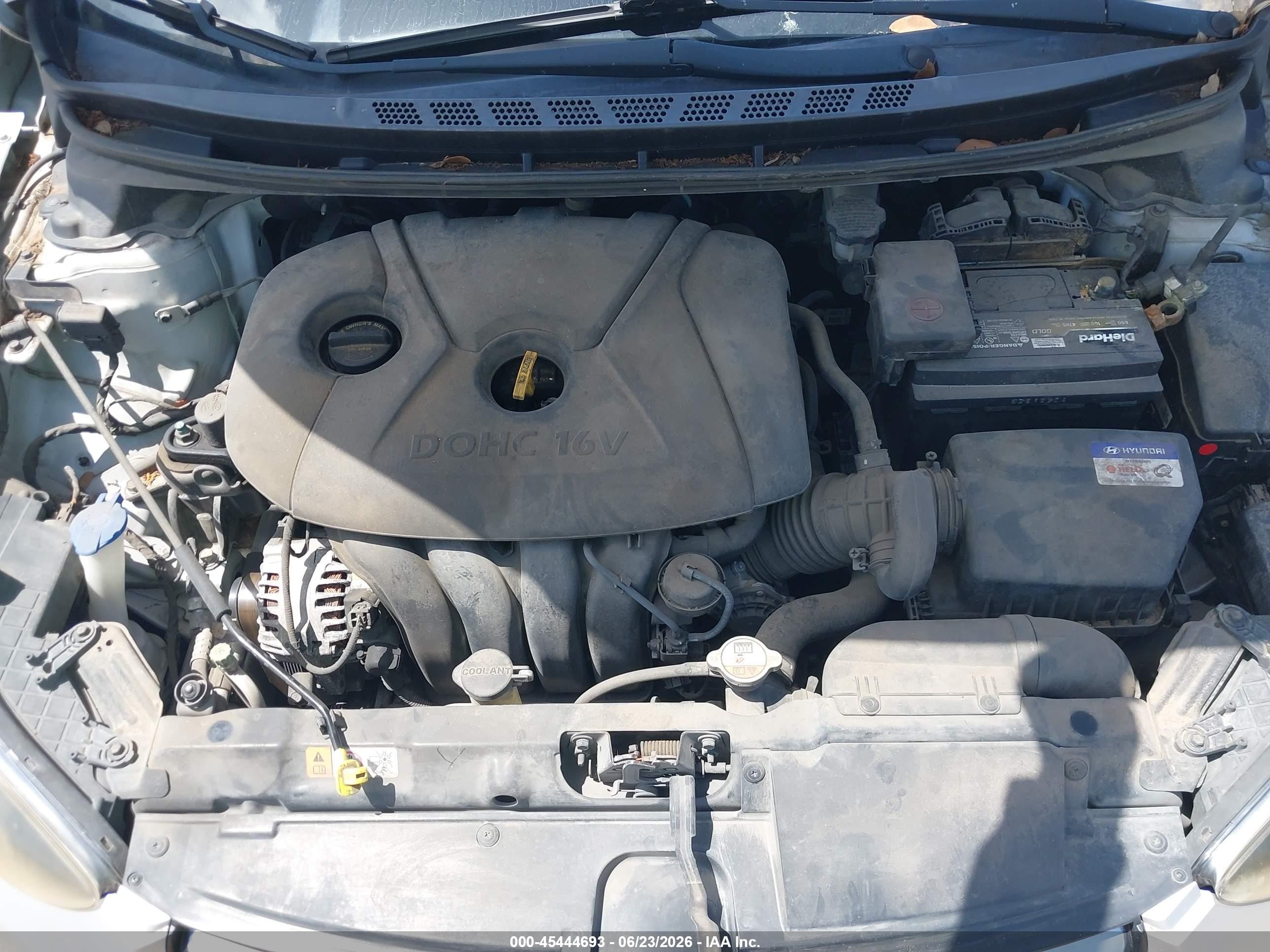2013 Hyundai Elantra Gls Серебряный vin: KMHDH4AE5DU823612