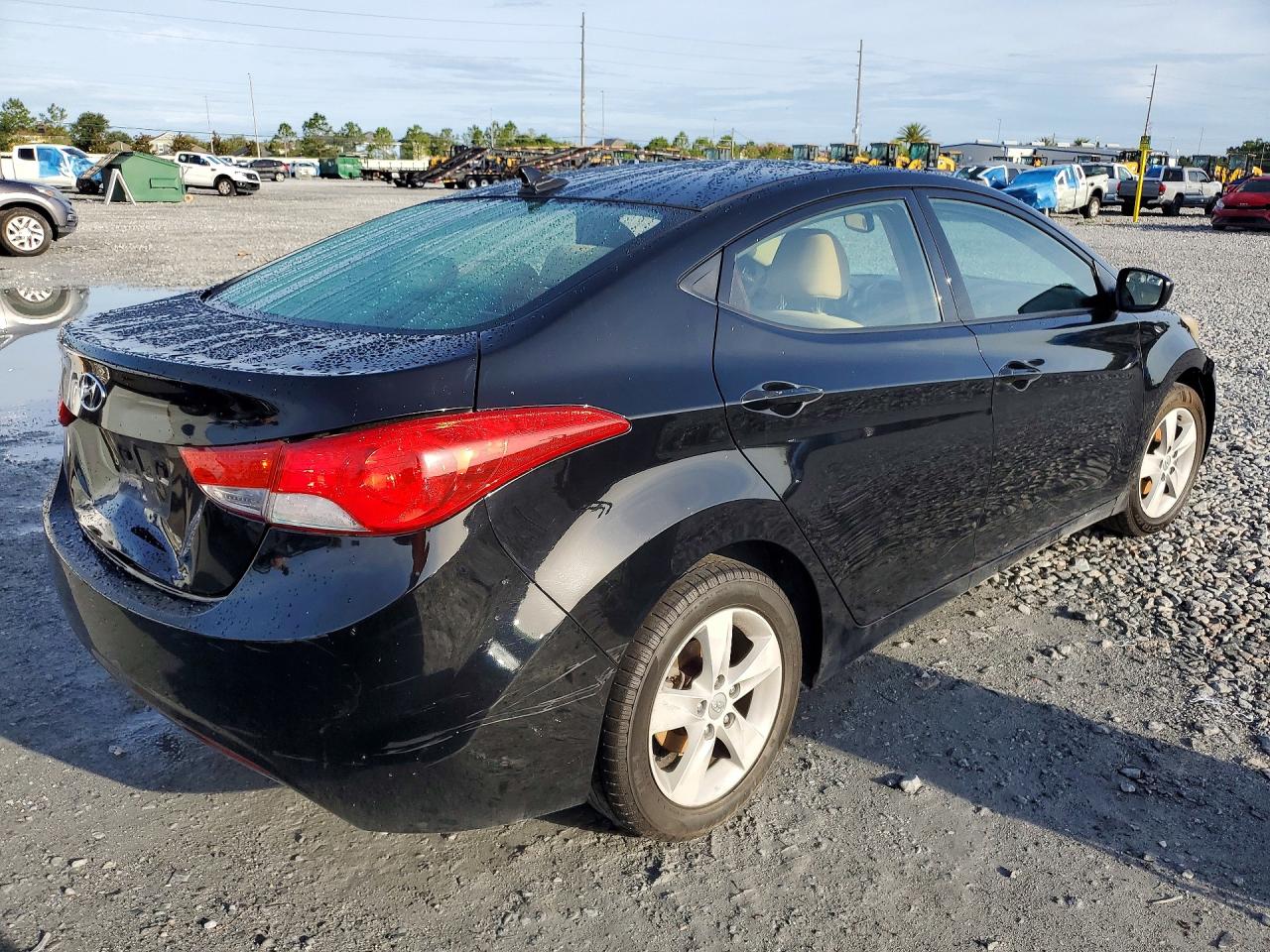 2013 Hyundai Elantra Gls Black vin: KMHDH4AE5DU843679