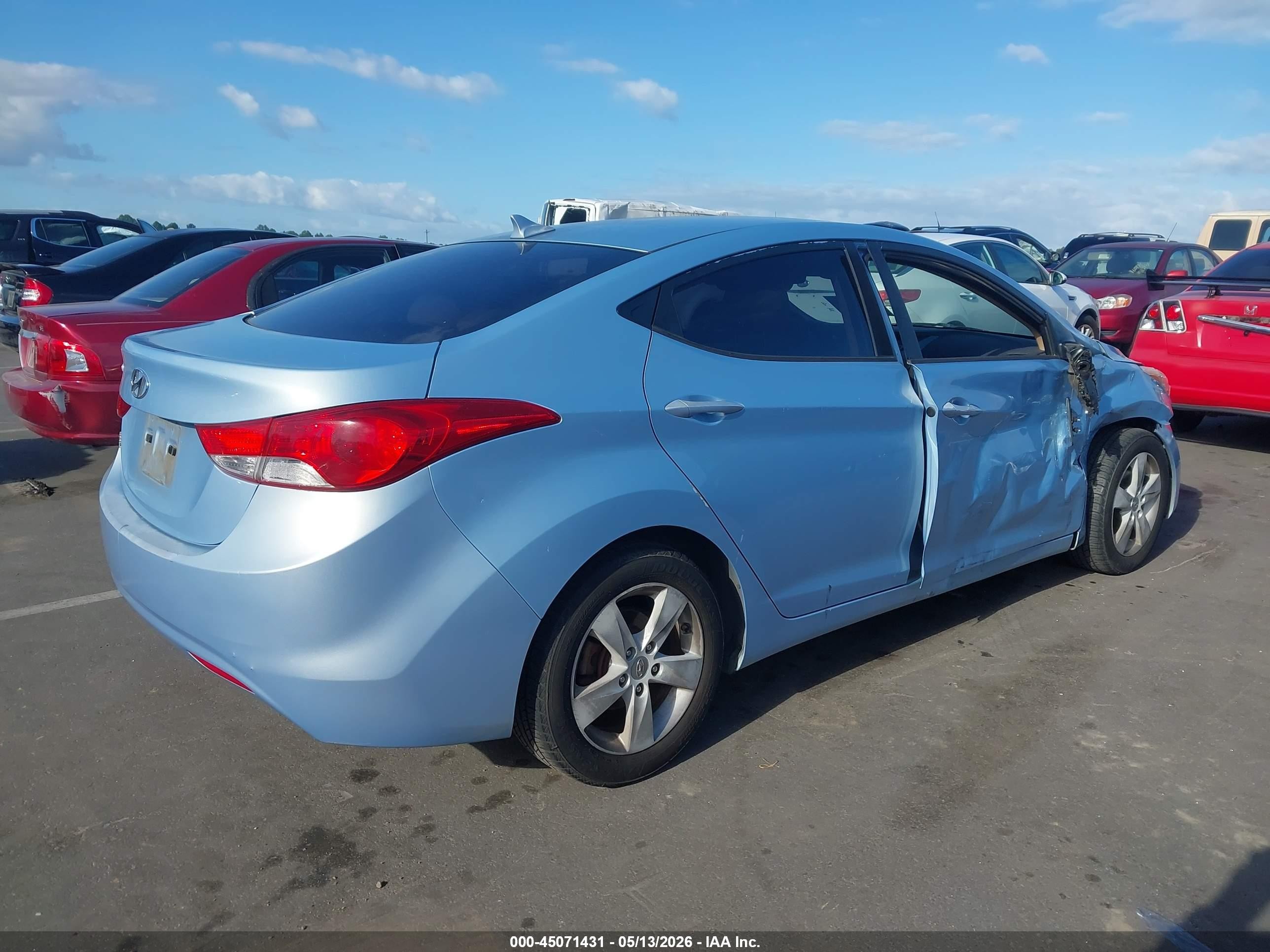 2013 Hyundai Elantra Gls Light Blue vin: KMHDH4AE5DU845657