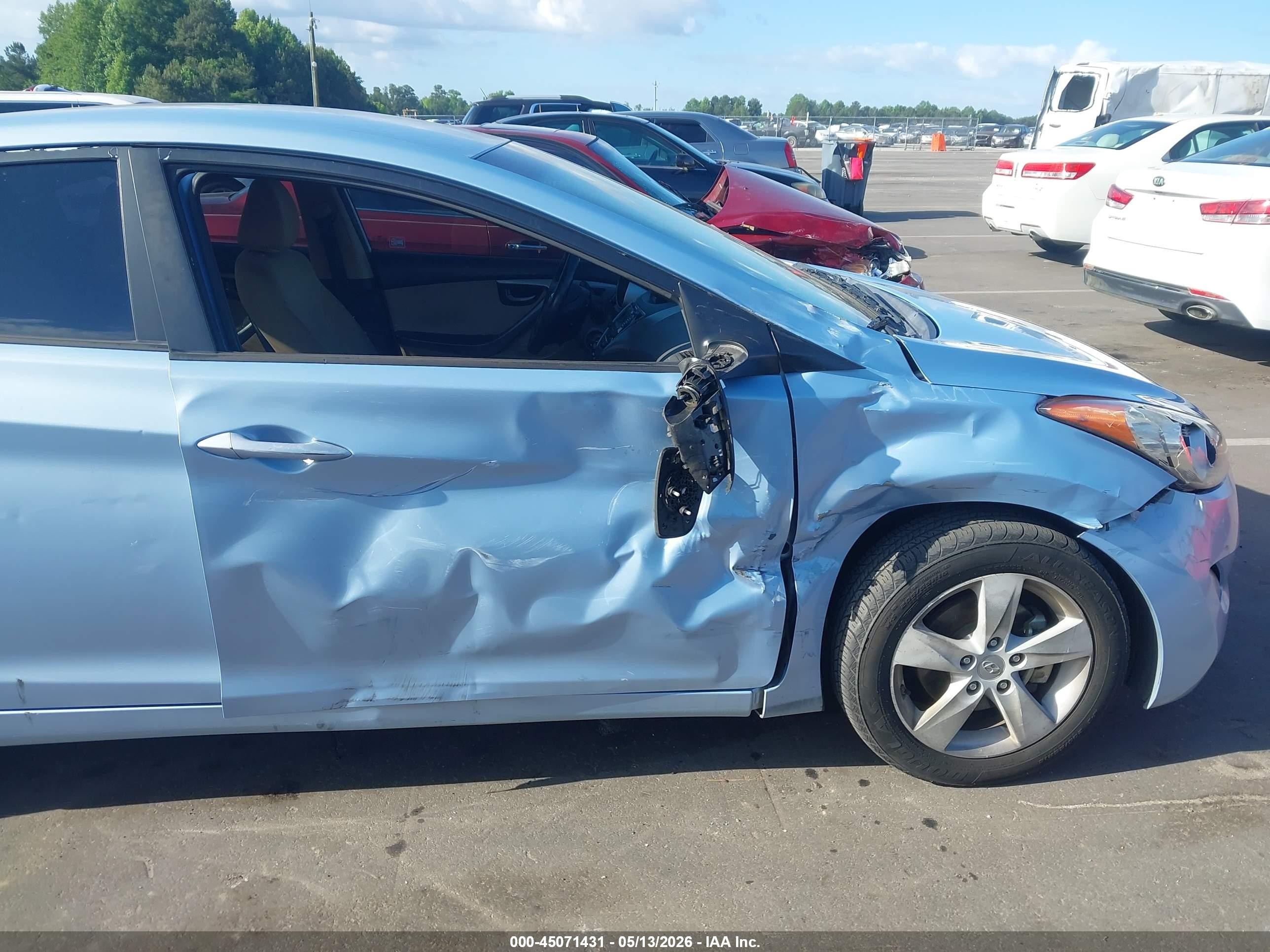 2013 Hyundai Elantra Gls Light Blue vin: KMHDH4AE5DU845657