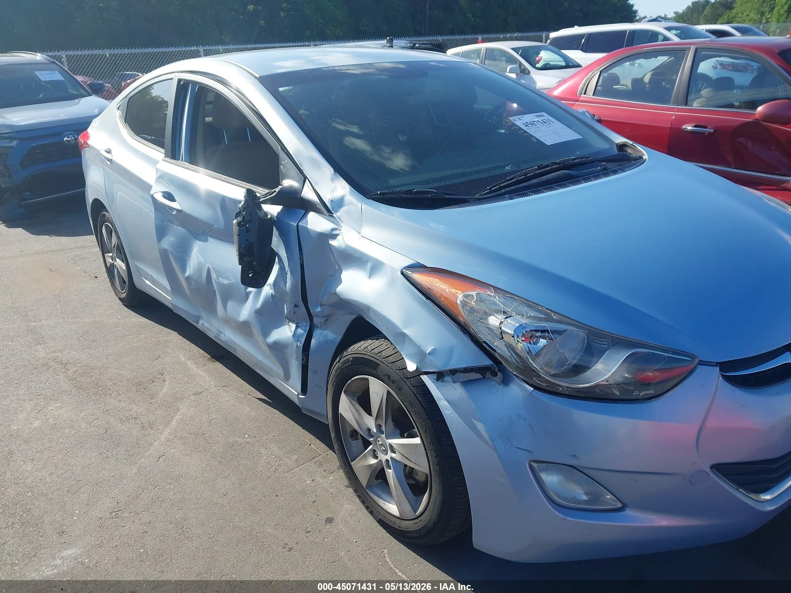 2013 Hyundai Elantra Gls Light Blue vin: KMHDH4AE5DU845657