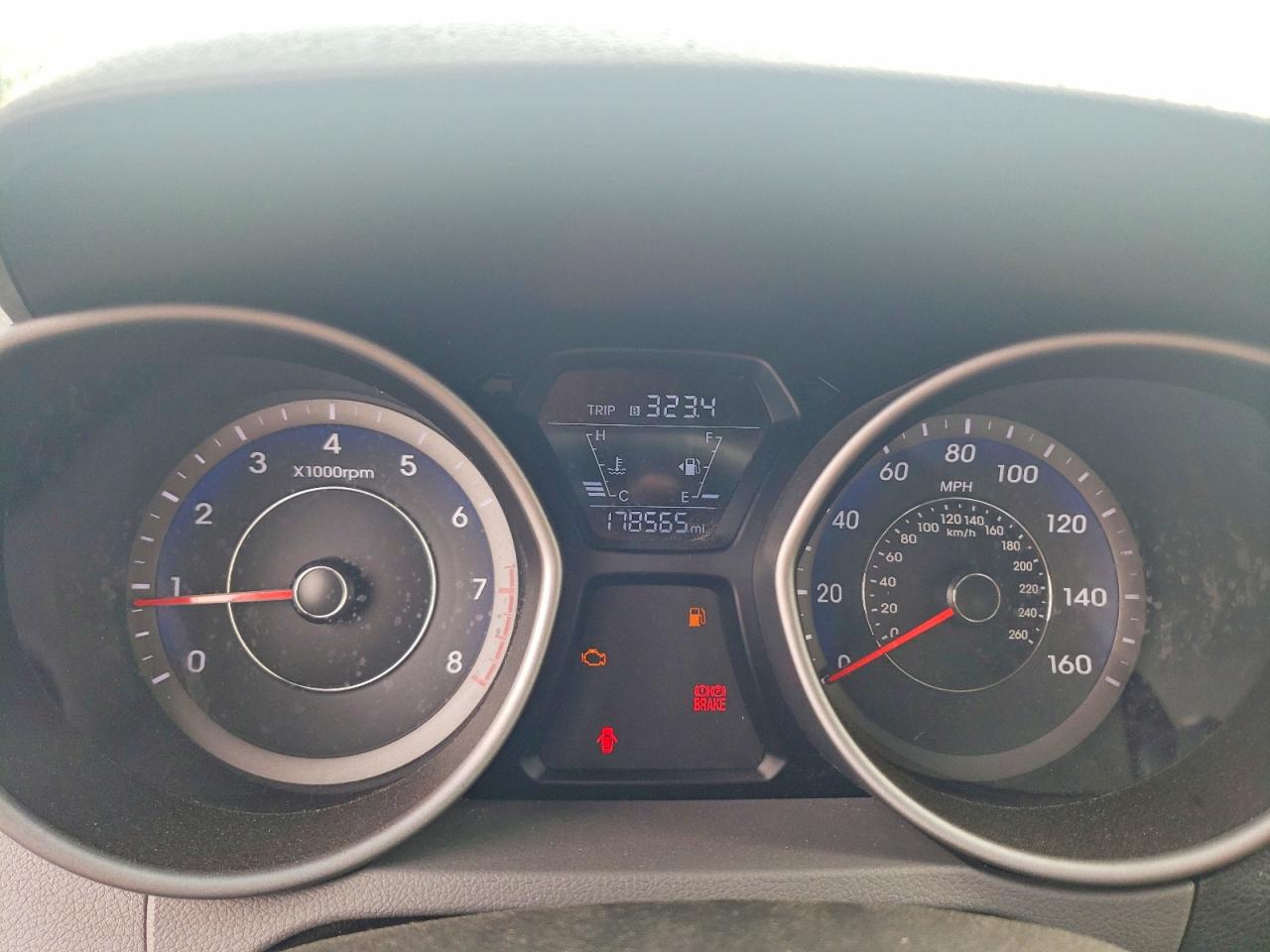 2014 Hyundai Elantra Se Gray vin: KMHDH4AE5EU062131