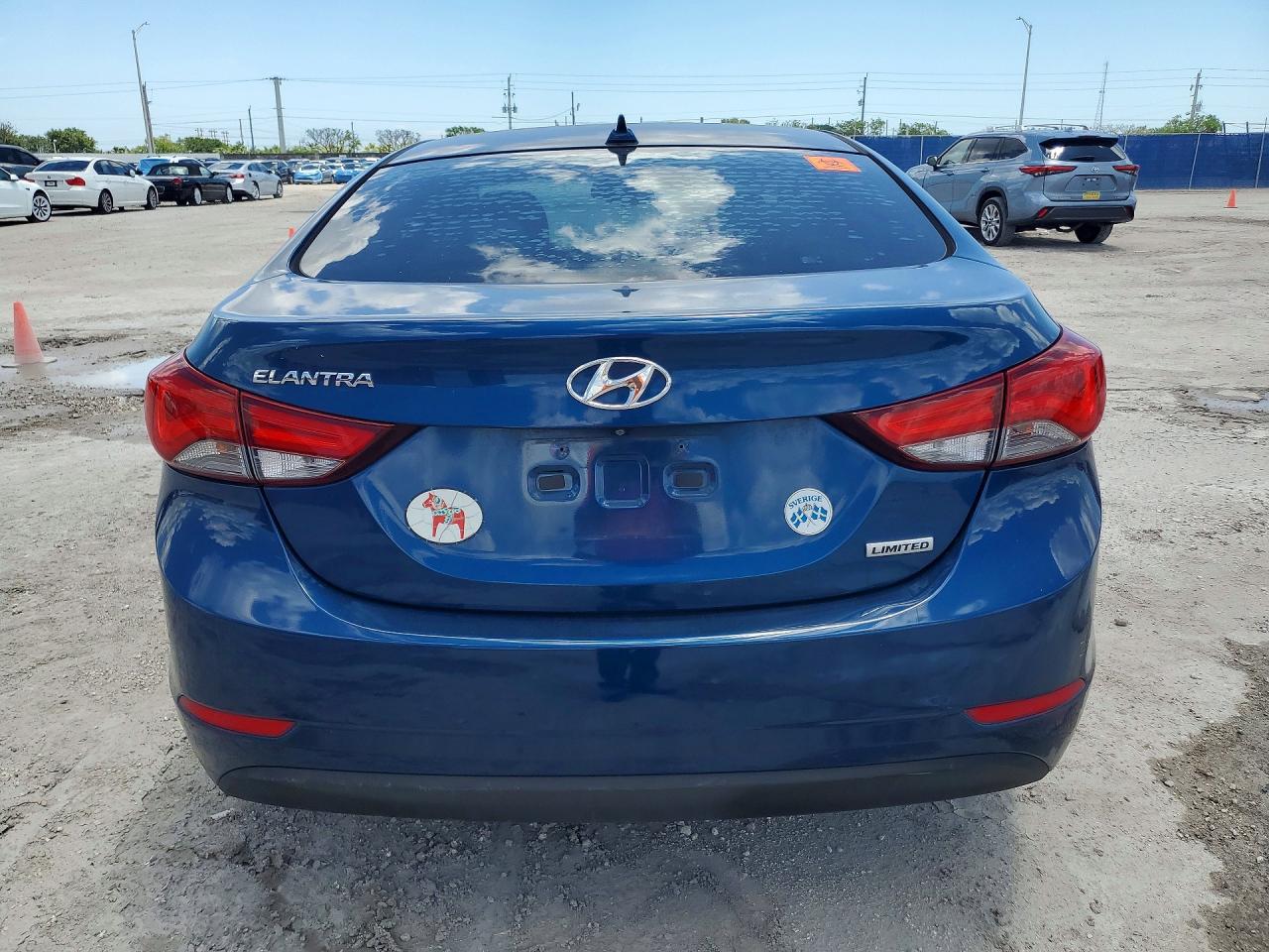 2014 Hyundai Elantra Limited Blue vin: KMHDH4AE5EU094805