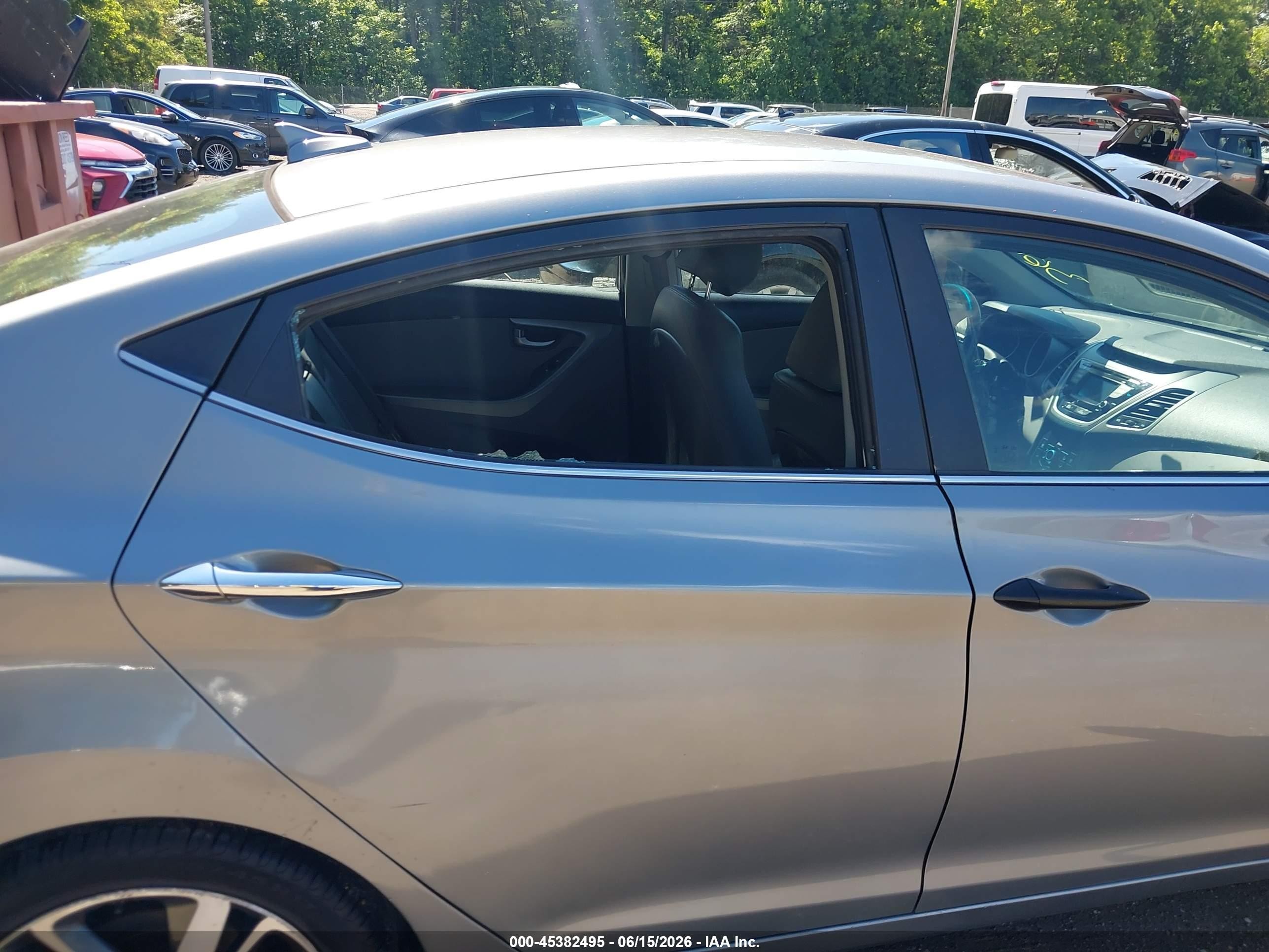 2015 Hyundai Elantra Limited Silver vin: KMHDH4AE5FU321413