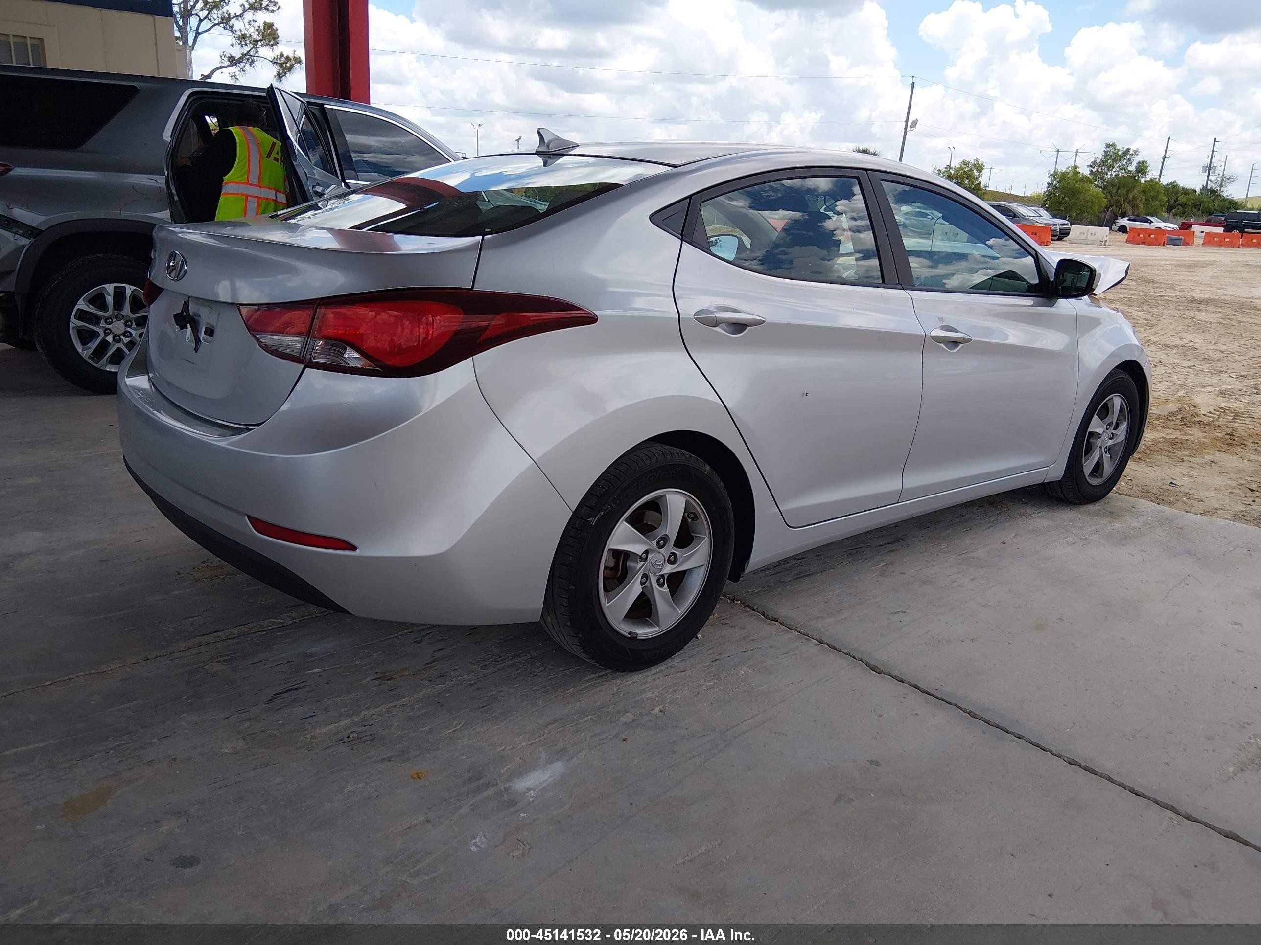 2015 Hyundai Elantra Se Silver vin: KMHDH4AE5FU328846