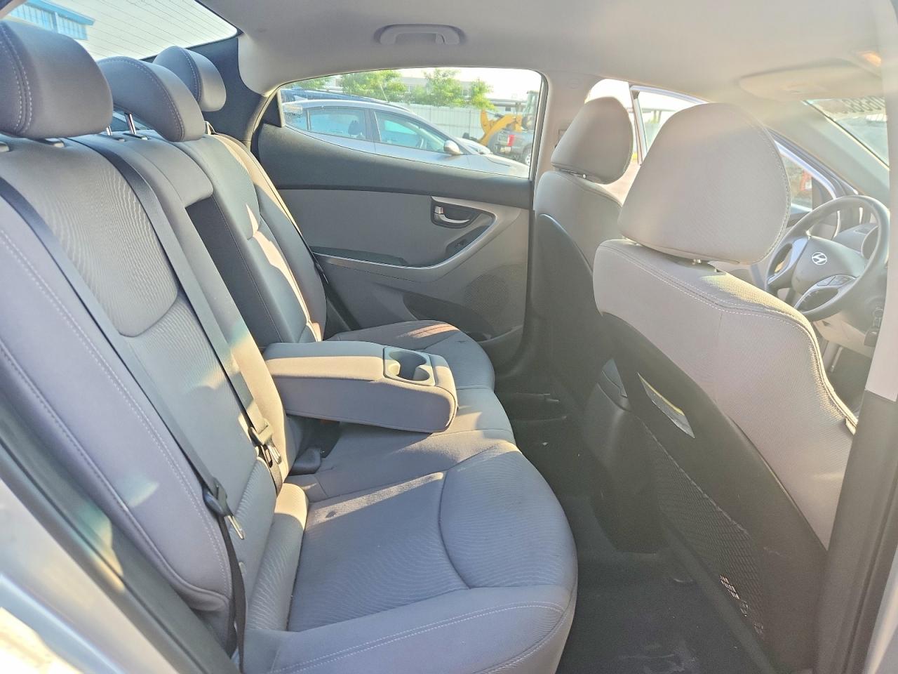 2015 Hyundai Elantra Se Silver vin: KMHDH4AE5FU342147