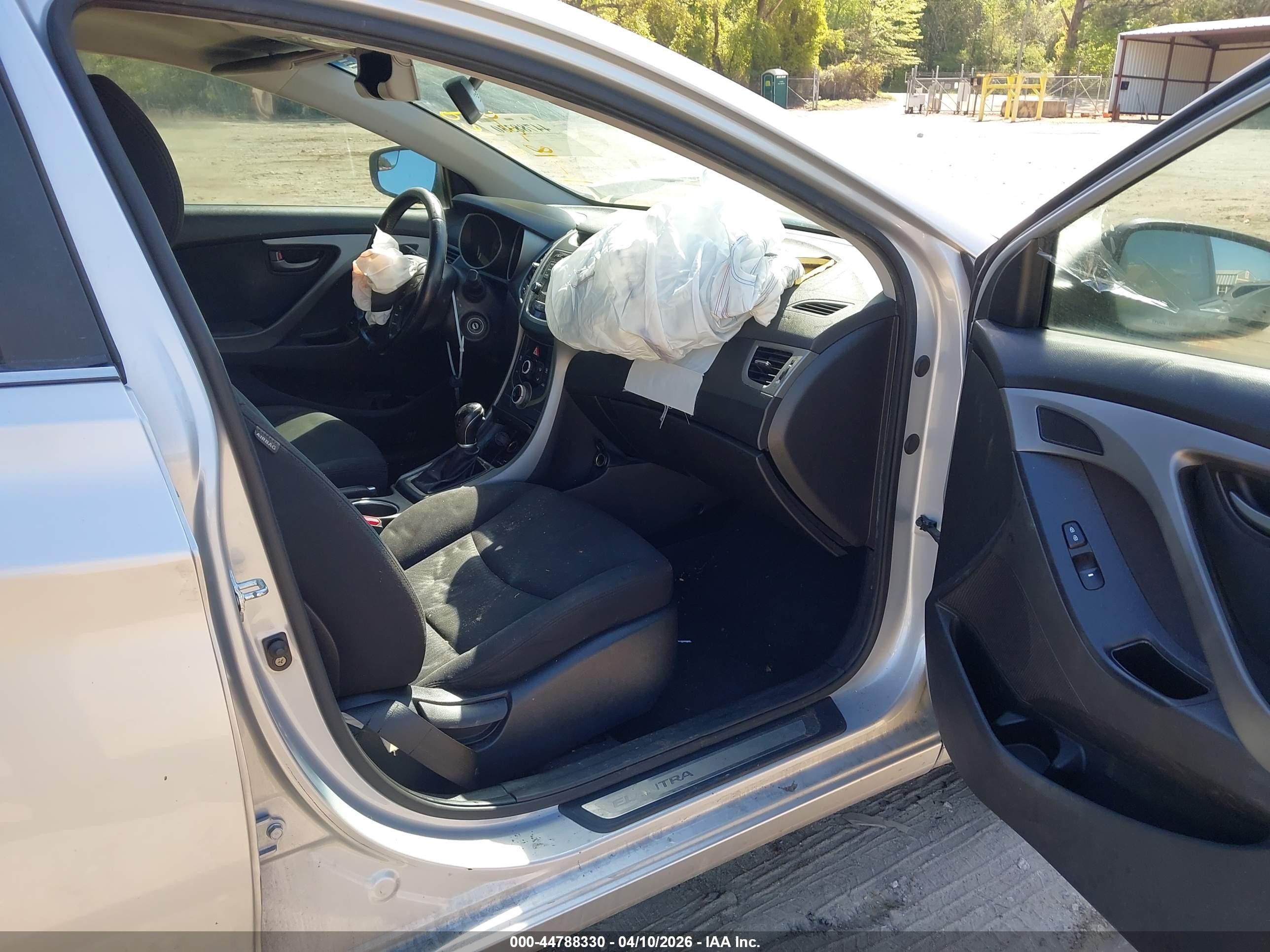 2015 Hyundai Elantra Se Silver vin: KMHDH4AE5FU438201