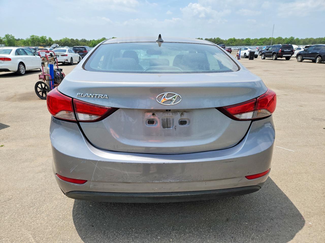 2016 Hyundai Elantra Value Edition Silver vin: KMHDH4AE5GU504960
