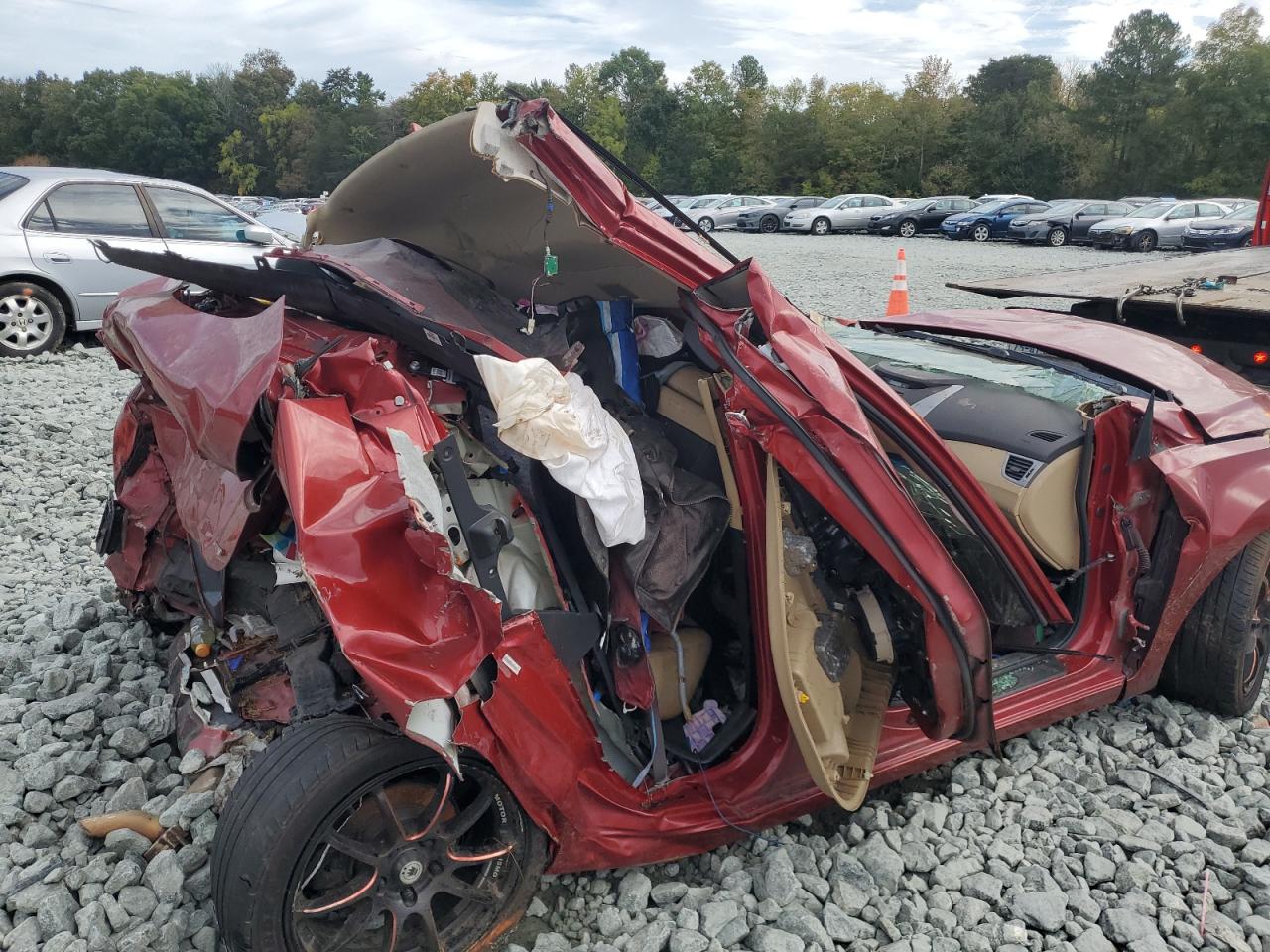 2011 Hyundai Elantra Limited Red vin: KMHDH4AE6BU169085