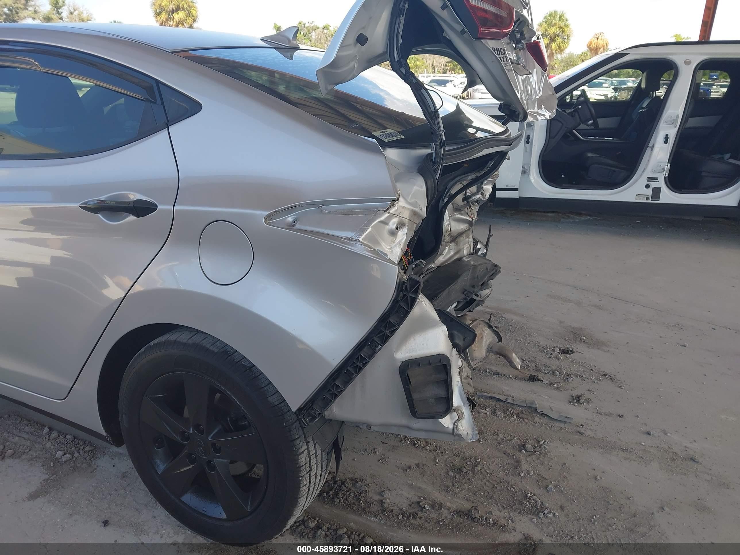 2012 Hyundai Elantra Gls (ulsan Plant) Silver vin: KMHDH4AE6CU176068