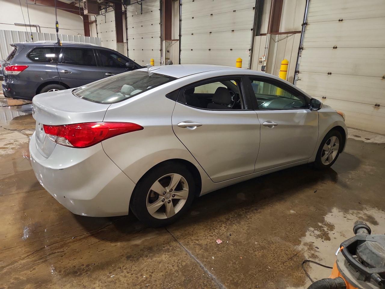 2012 Hyundai Elantra Gls Silver vin: KMHDH4AE6CU268667