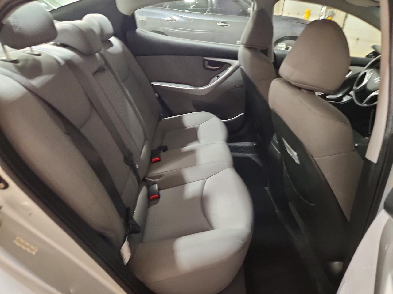 2012 Hyundai Elantra Gls Silver vin: KMHDH4AE6CU268667