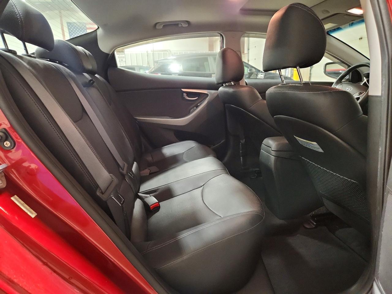 2012 Hyundai Elantra Limited Red vin: KMHDH4AE6CU388937