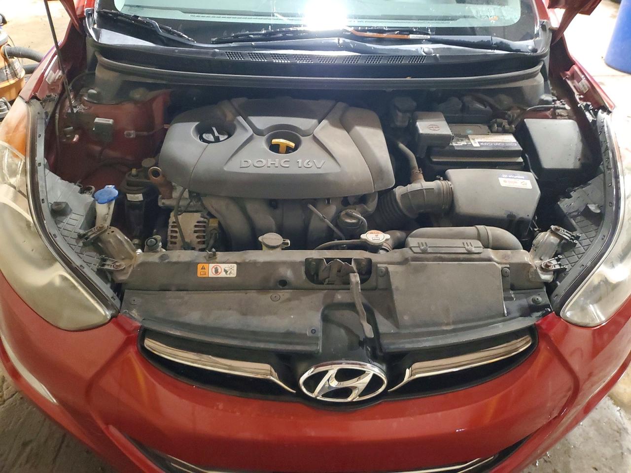 2012 Hyundai Elantra Limited Red vin: KMHDH4AE6CU388937