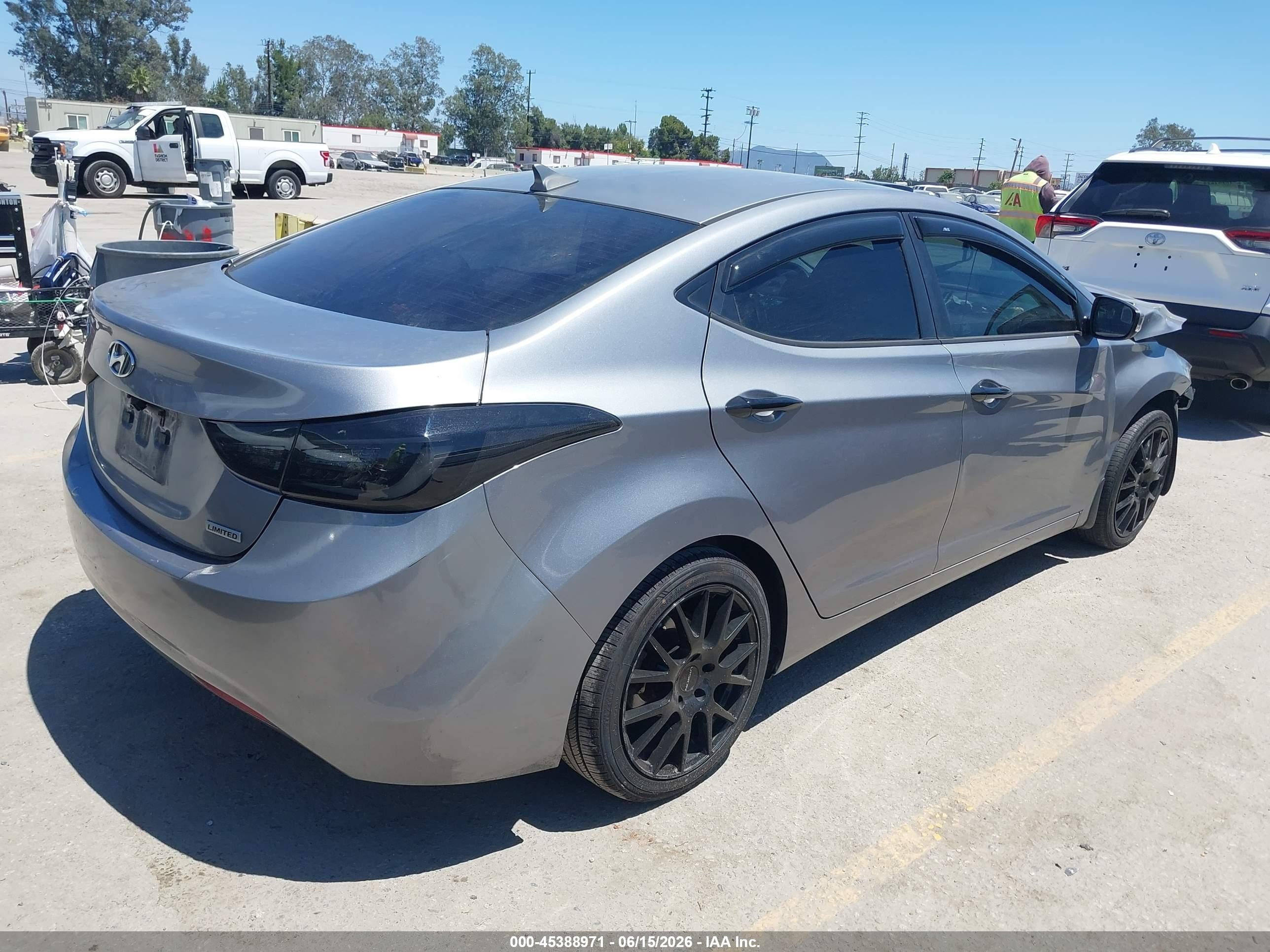 2013 Hyundai Elantra Limited Silver vin: KMHDH4AE6DU502324